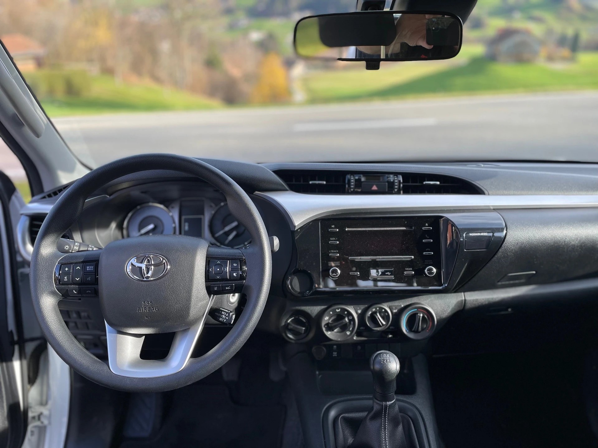TOYOTA 2.4D-4D 4x4, MANUELL Getriebe, VORFÜHRWAGEN Fahrzeugzustand wie NEU, inklusive AHK 3,5 Tonnen + WANNE + ALU + CH Zustellung-image-14