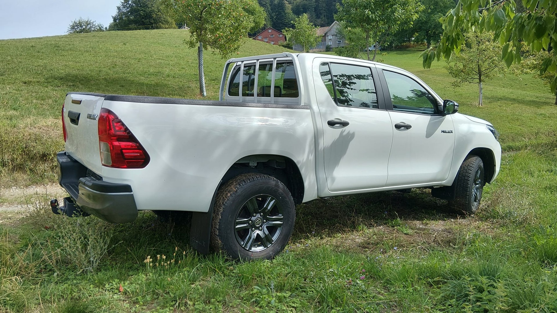 TOYOTA 2.4D-4D 4x4, MANUELL Getriebe, VORFÜHRWAGEN Fahrzeugzustand wie NEU, inklusive AHK 3,5 Tonnen + WANNE + ALU + CH Zustellung-image-12