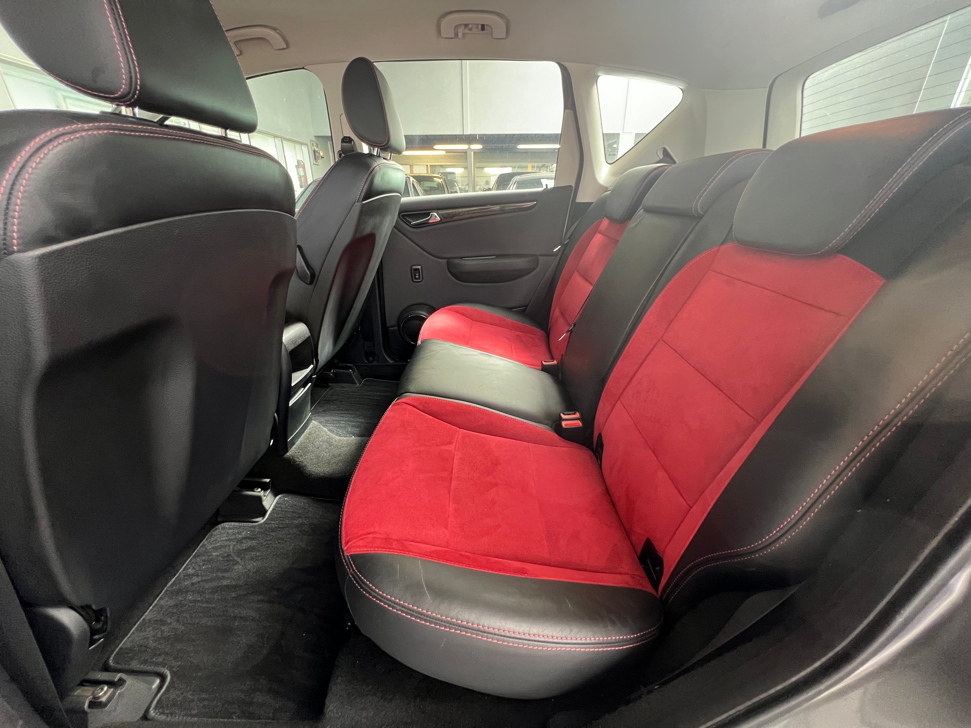 MERCEDES-BENZ A 180 Avantgarde Selection Autotronic-image-8