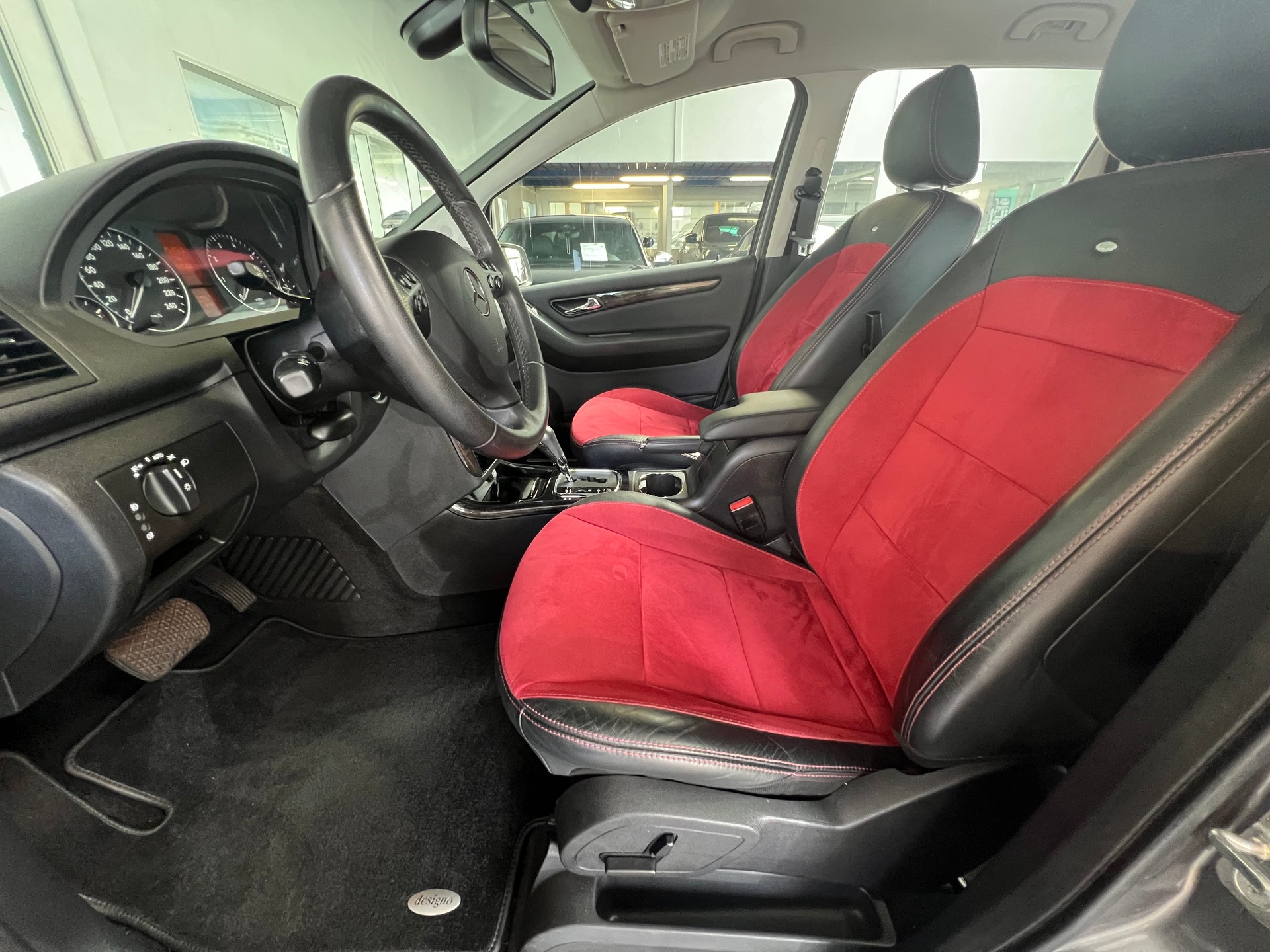 MERCEDES-BENZ A 180 Avantgarde Selection Autotronic-image-7