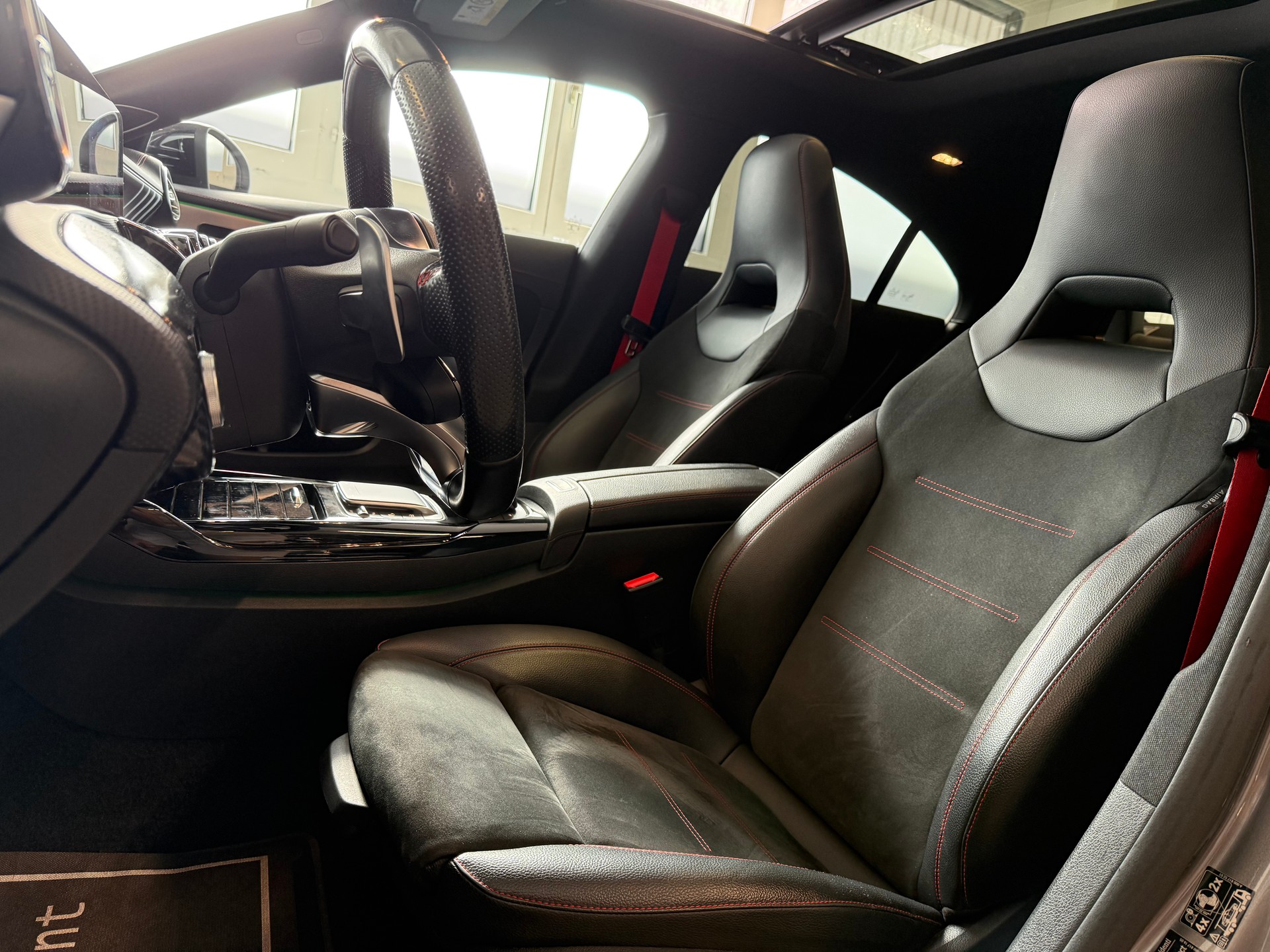 MERCEDES-BENZ CLA 45 S AMG 4Matic+ 8G-DCT-image-16