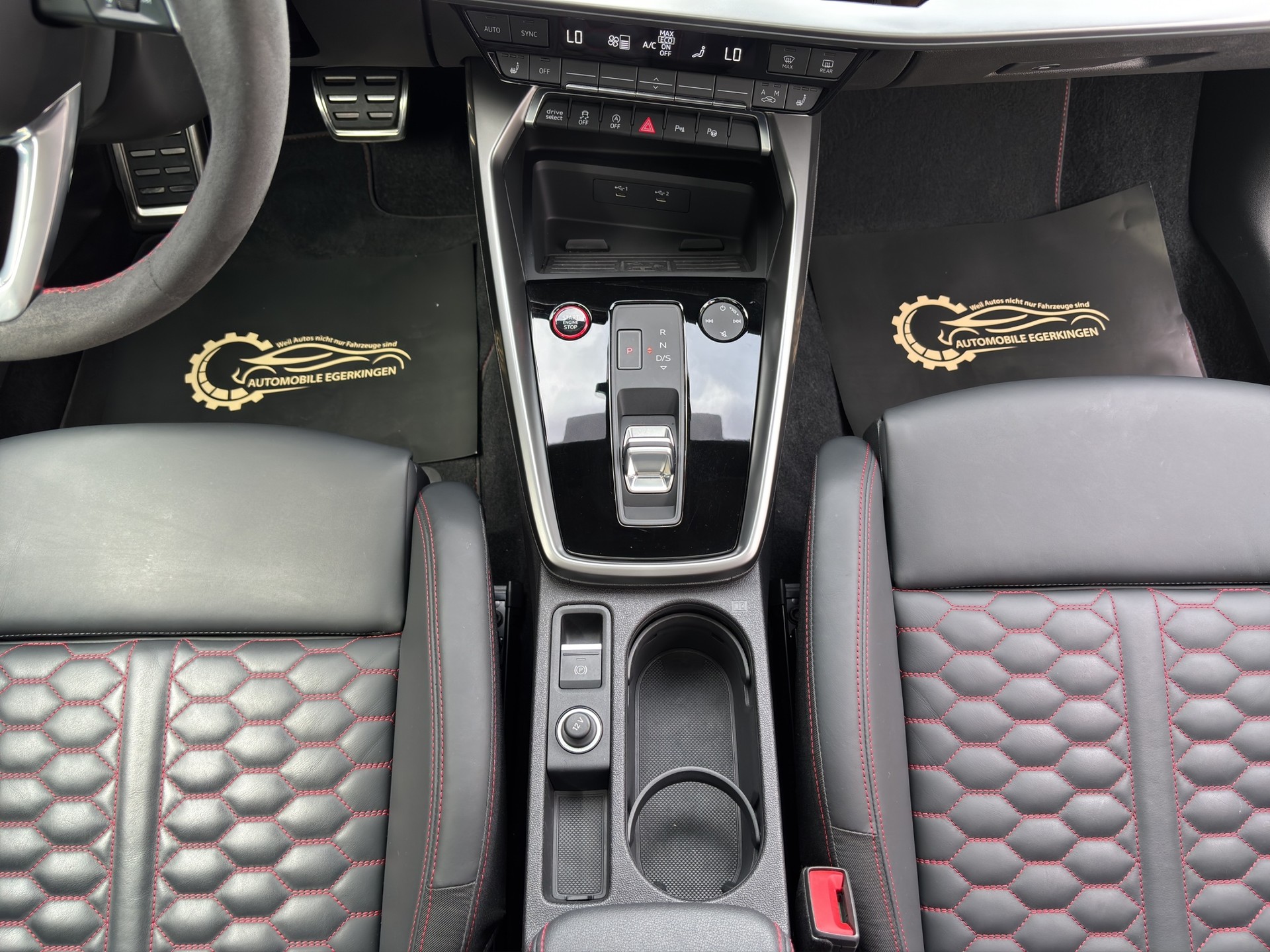 AUDI RS3 Sportback 2.5 TFSI quattro S-Tronic-image-16