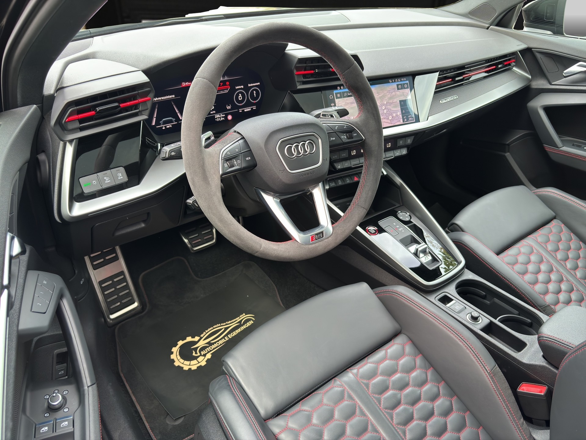 AUDI RS3 Sportback 2.5 TFSI quattro S-Tronic-image-8