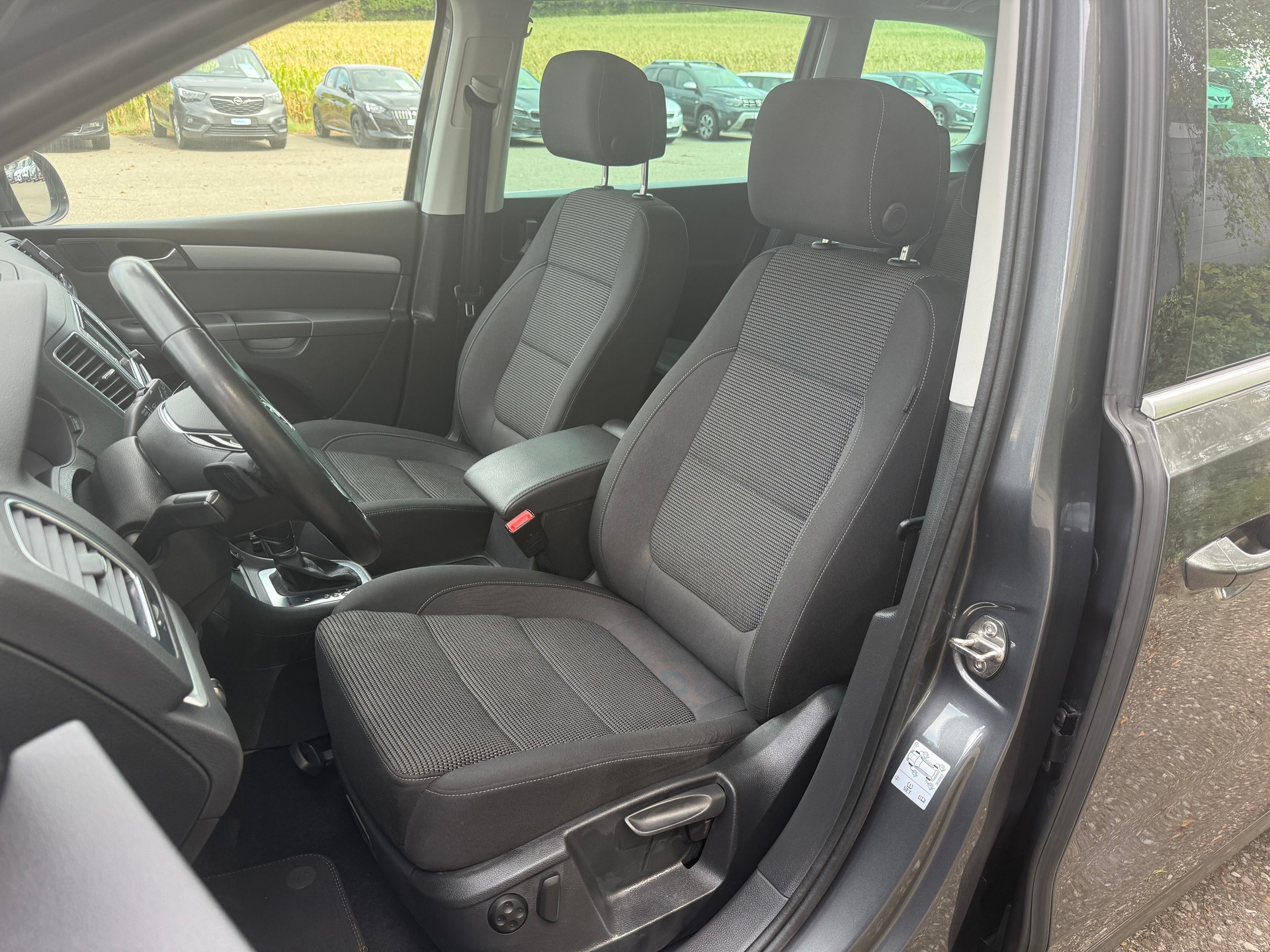 VW Sharan 2.0 TDI BMT Comfortline 4Motion DSG-image-9