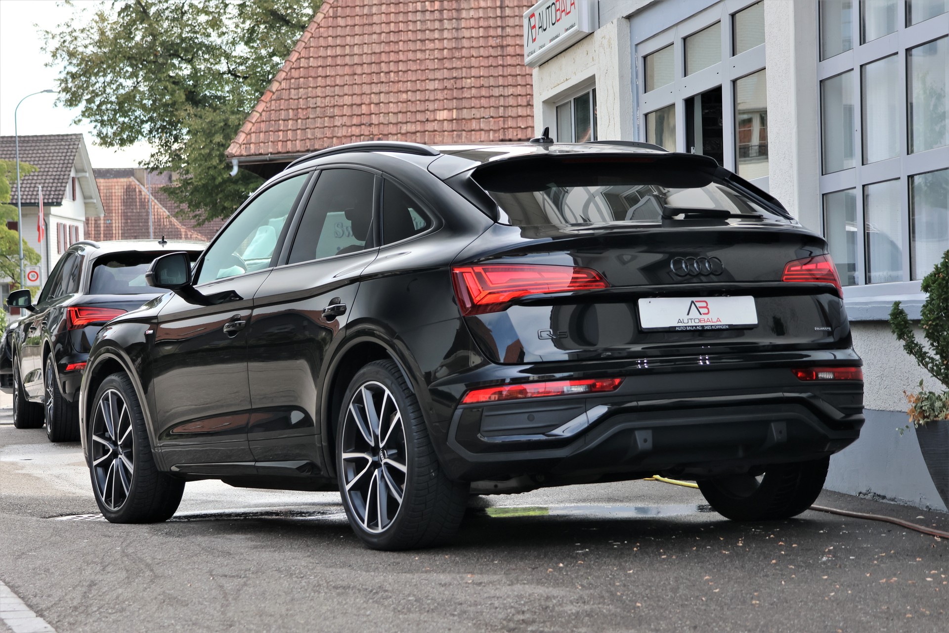 AUDI Q5 Sportback 40 TDI Blackedition quattro S-tronic (CH)-image-2