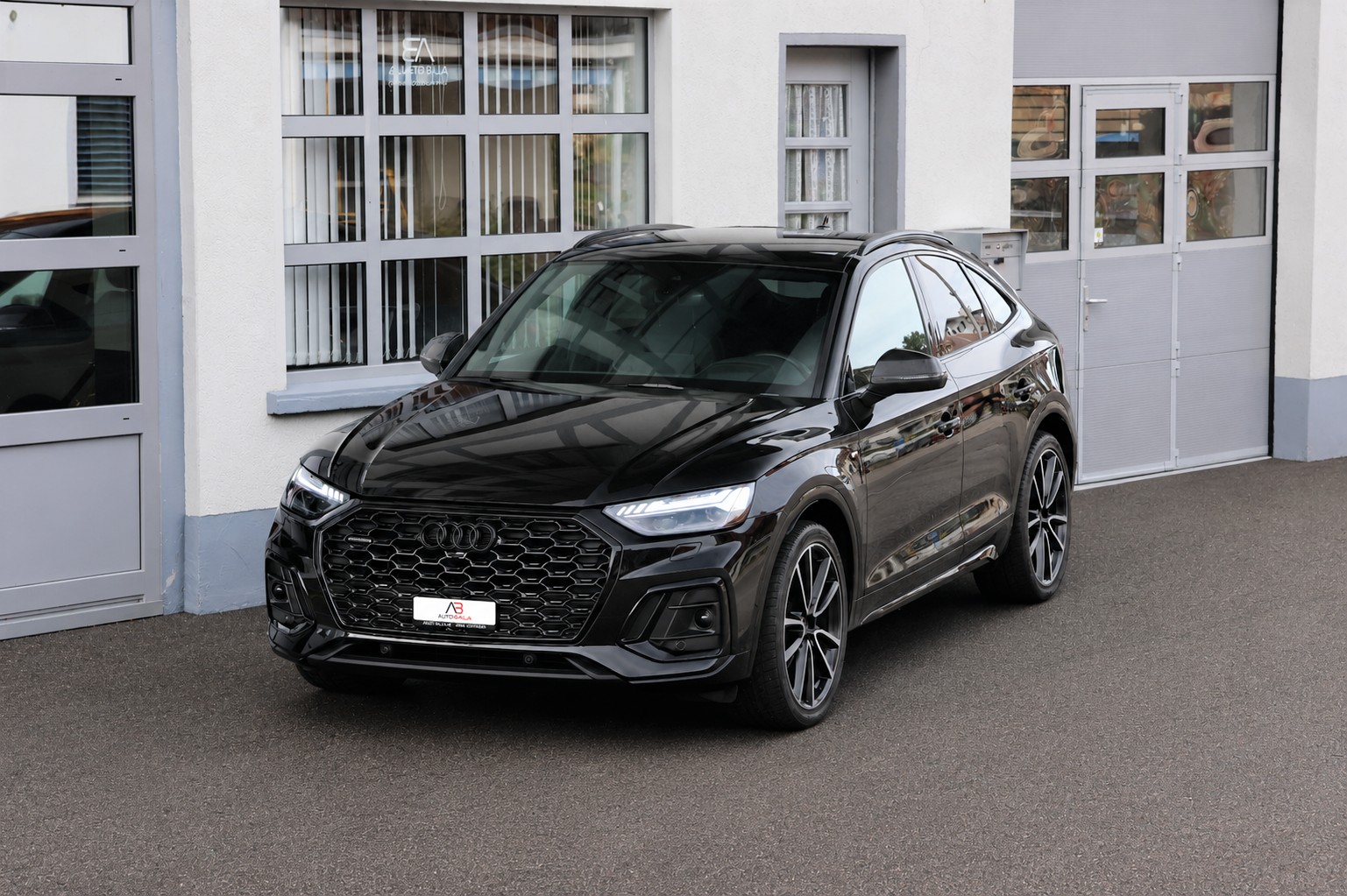 AUDI Q5 Sportback 40 TDI Blackedition quattro S-tronic (CH)-image-0