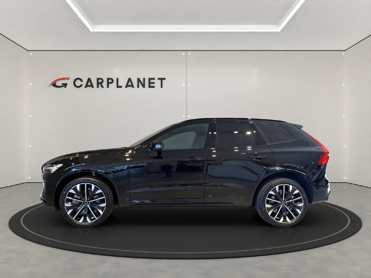 VOLVO XC60 2.0 T6 TE Ultra Dark eAWD-image-1
