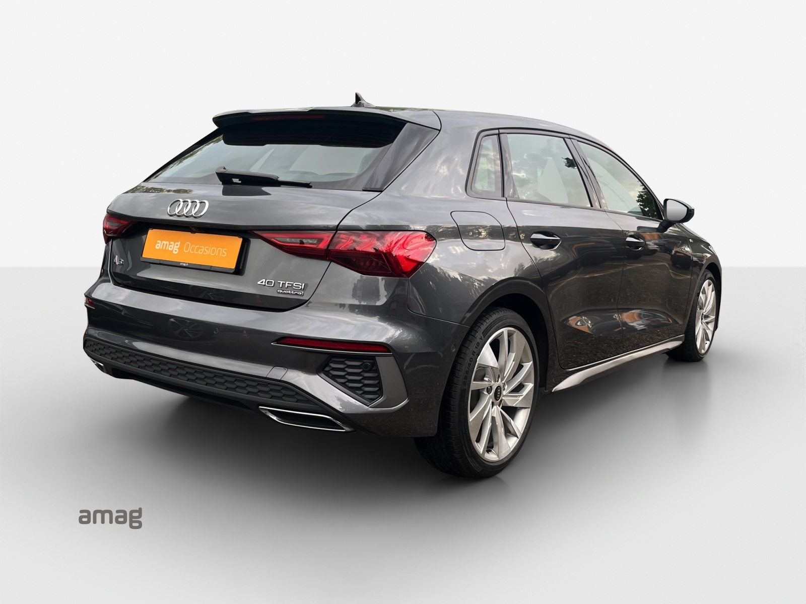 AUDI A3 Sportback 40 TFSI S line quattro S-tronic-image-4