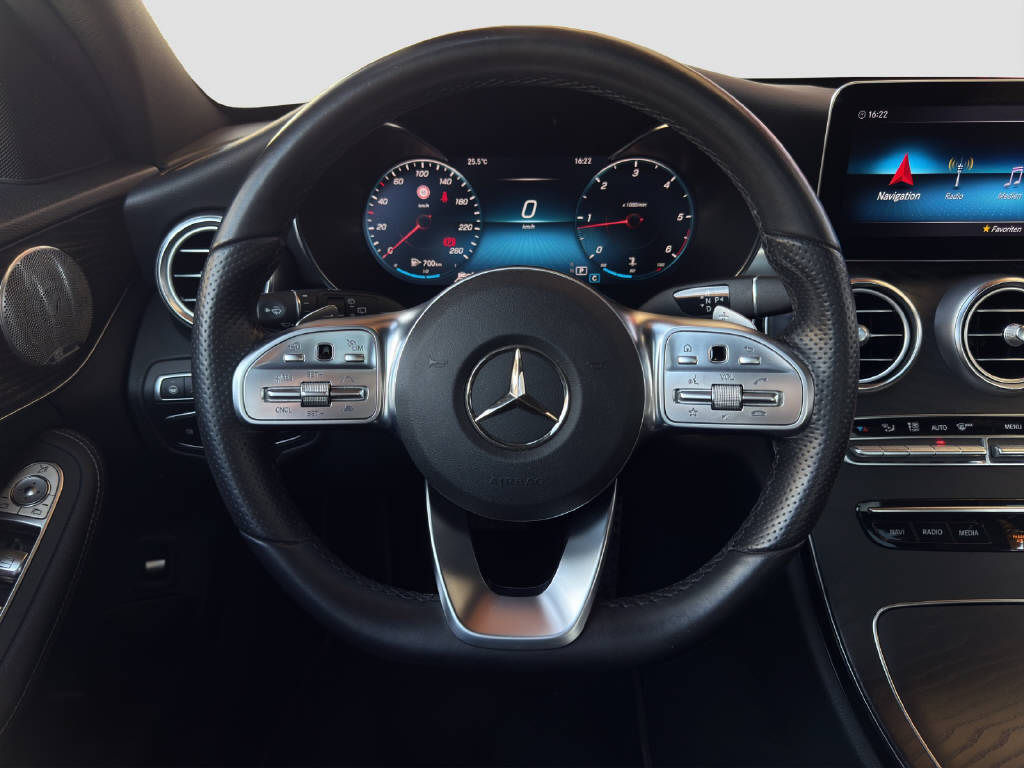 MERCEDES-BENZ C 220 d AMG Line 4matic T-Modell-image-9