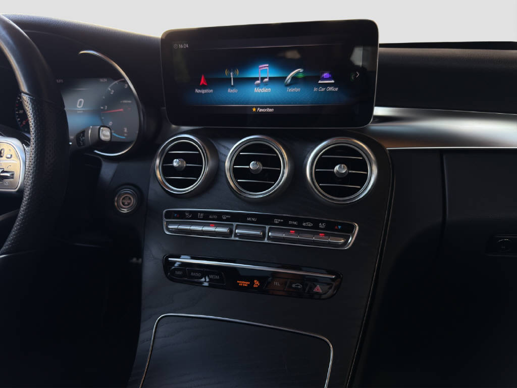 MERCEDES-BENZ C 220 d AMG Line 4matic T-Modell-image-11