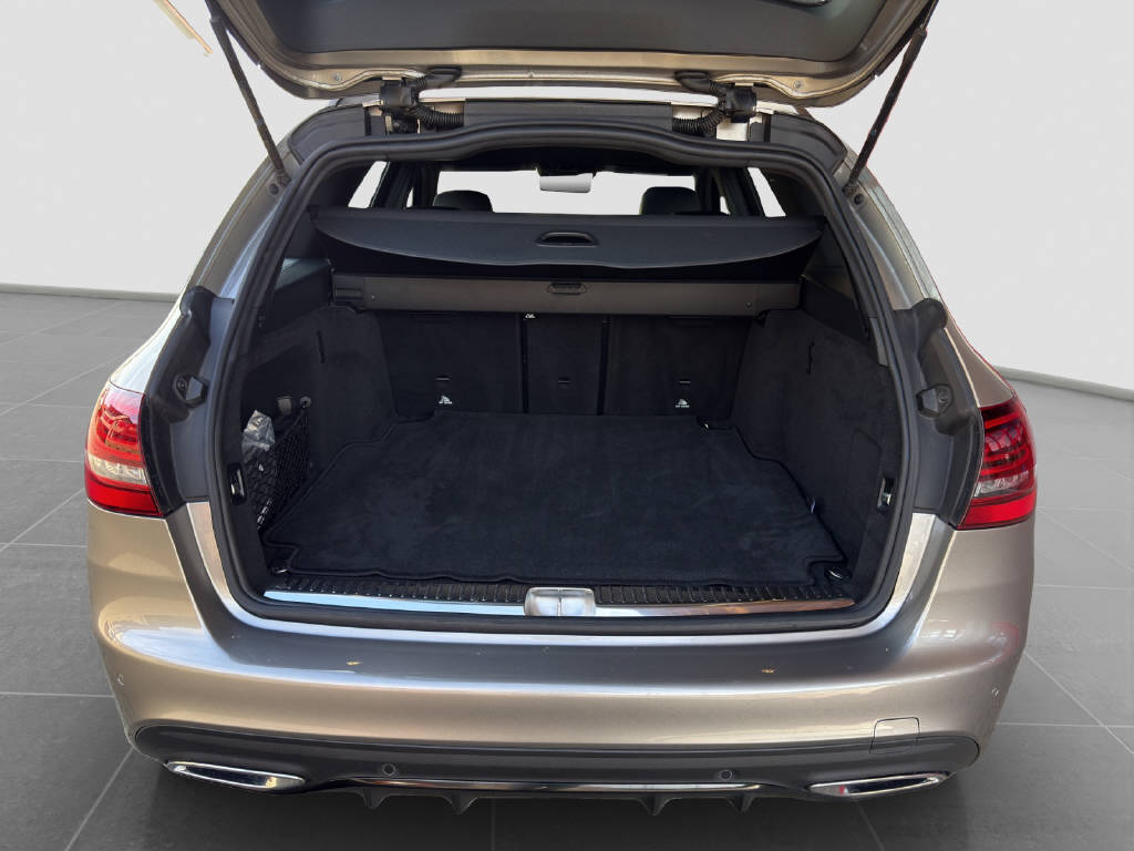 MERCEDES-BENZ C 220 d AMG Line 4matic T-Modell-image-18