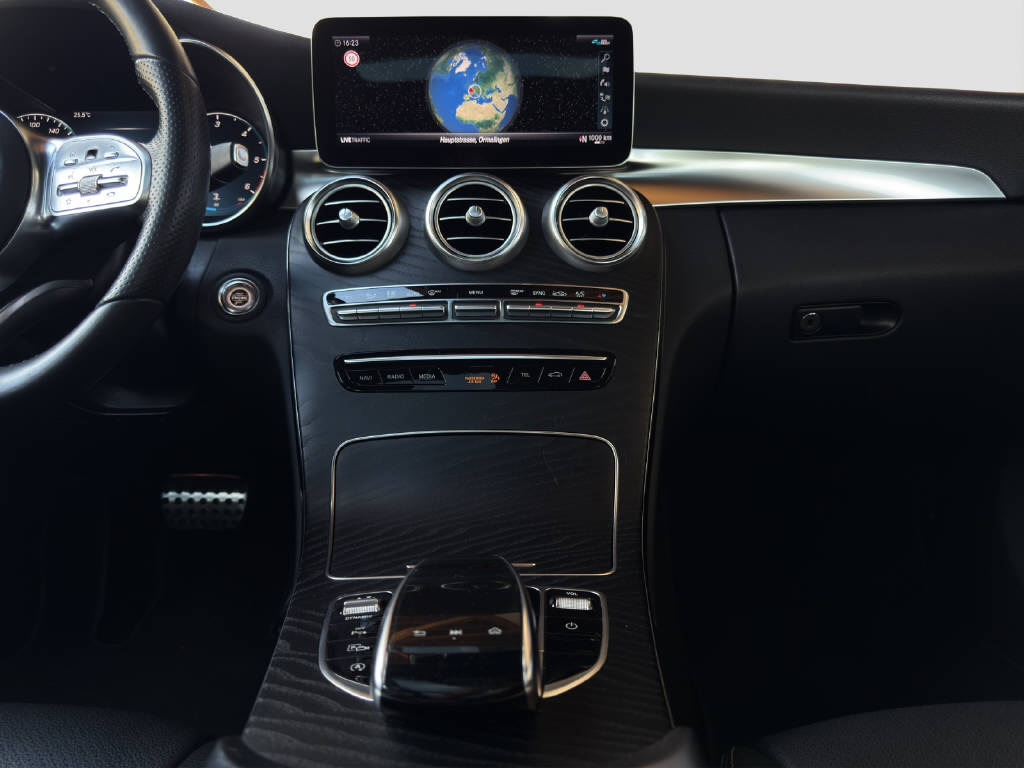 MERCEDES-BENZ C 220 d AMG Line 4matic T-Modell-image-10