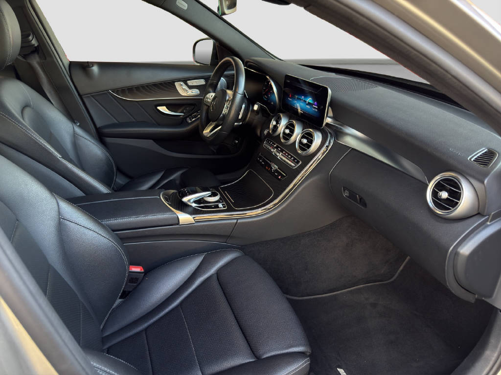 MERCEDES-BENZ C 220 d AMG Line 4matic T-Modell-image-12
