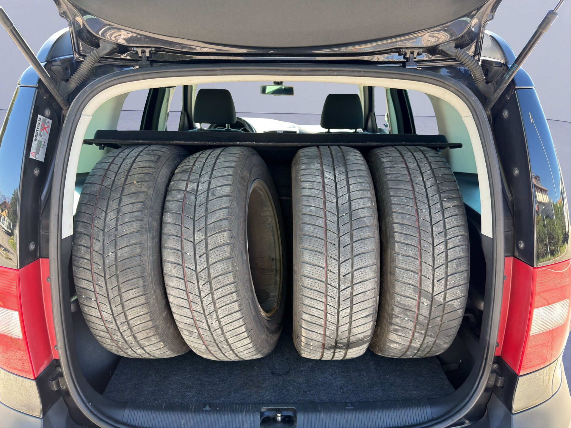 SKODA Yeti 2.0 TDI AllDrive 4x4 DSG-image-12