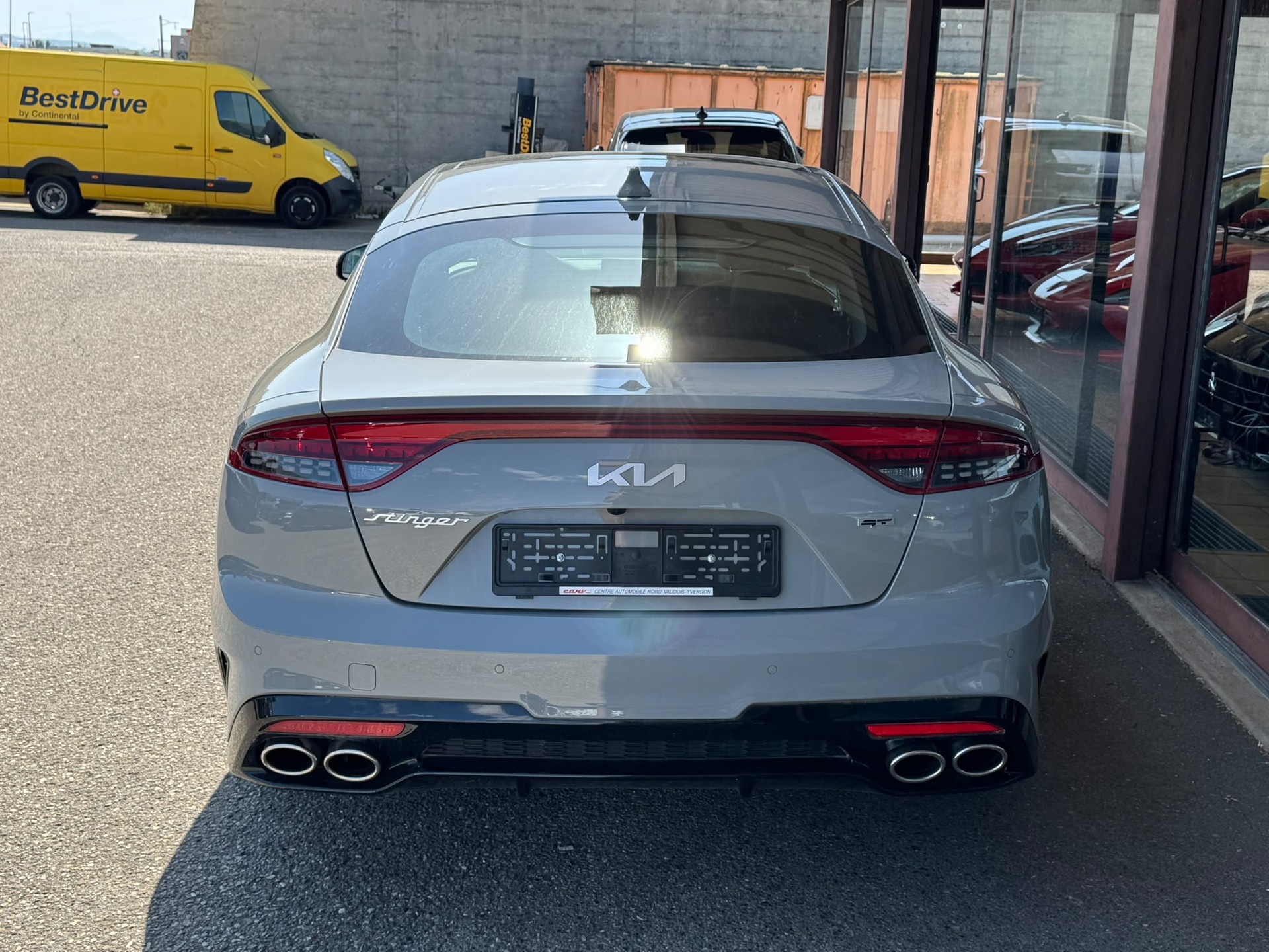 KIA Stinger 3.3 T-GDi GT Automat AWD-image-4