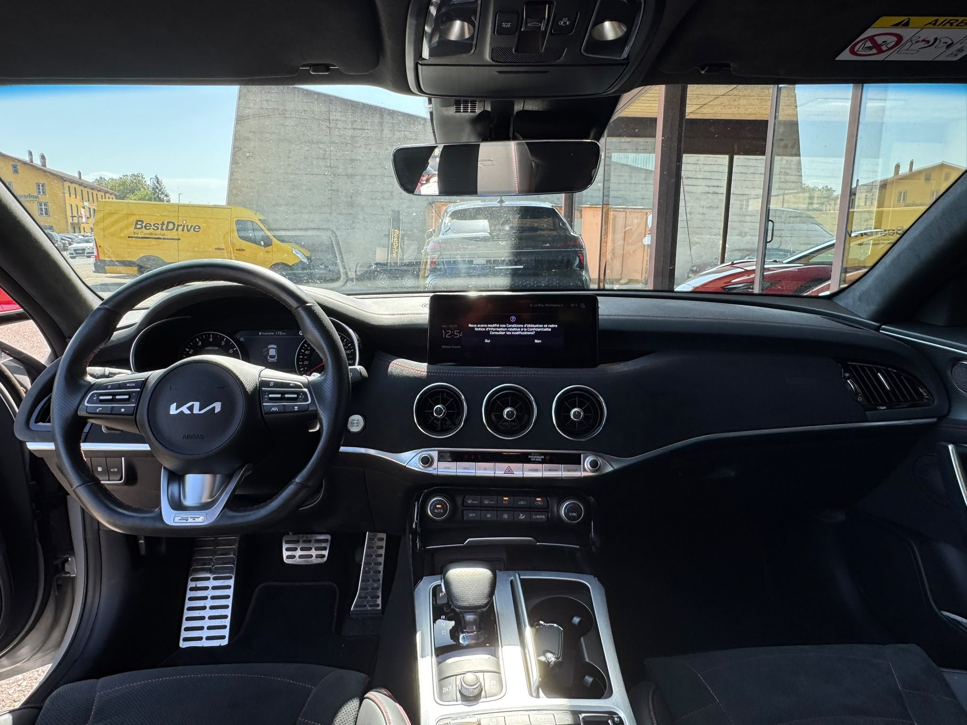 KIA Stinger 3.3 T-GDi GT Automat AWD-image-8