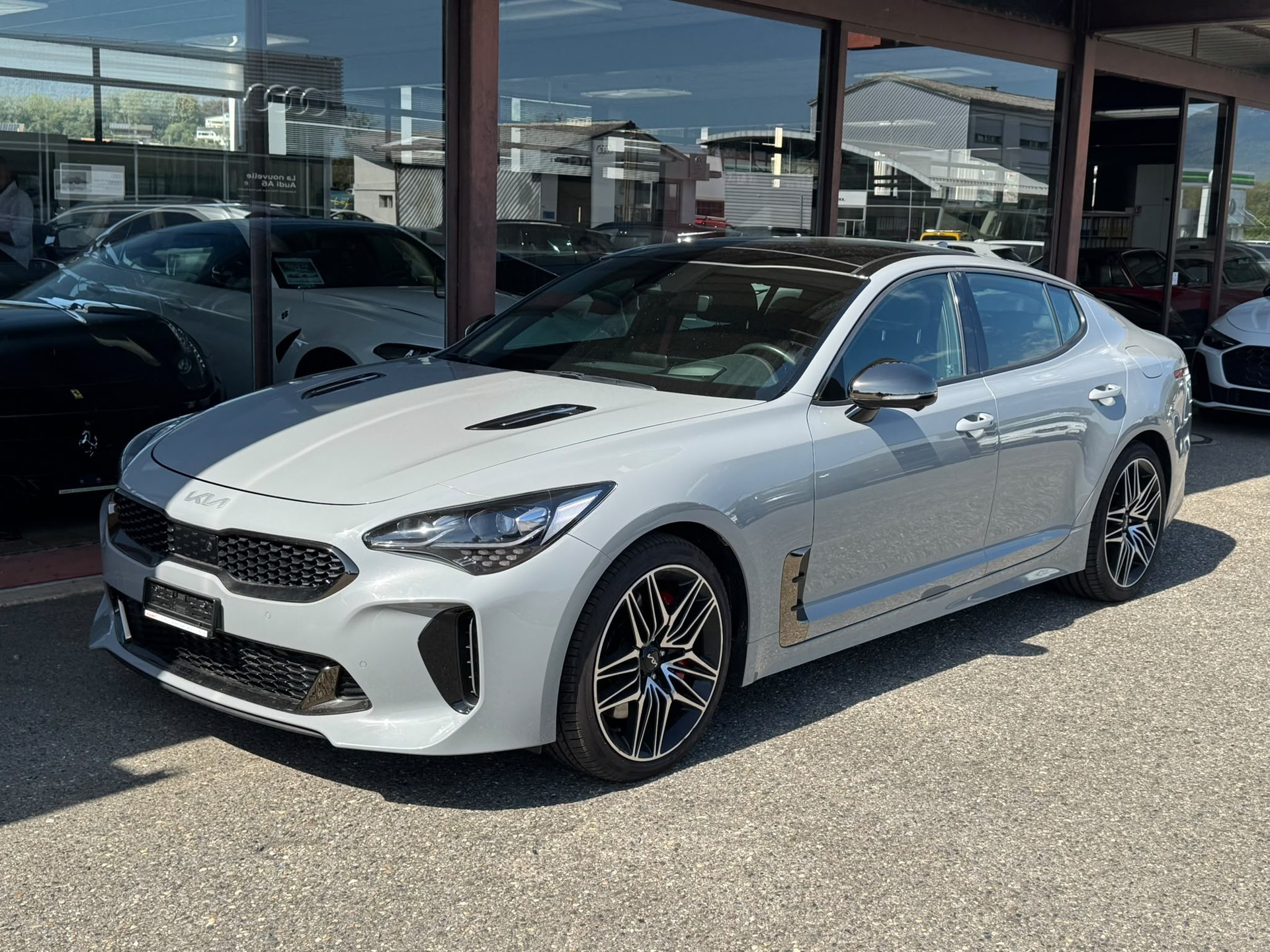 KIA Stinger 3.3 T-GDi GT Automat AWD-image-1