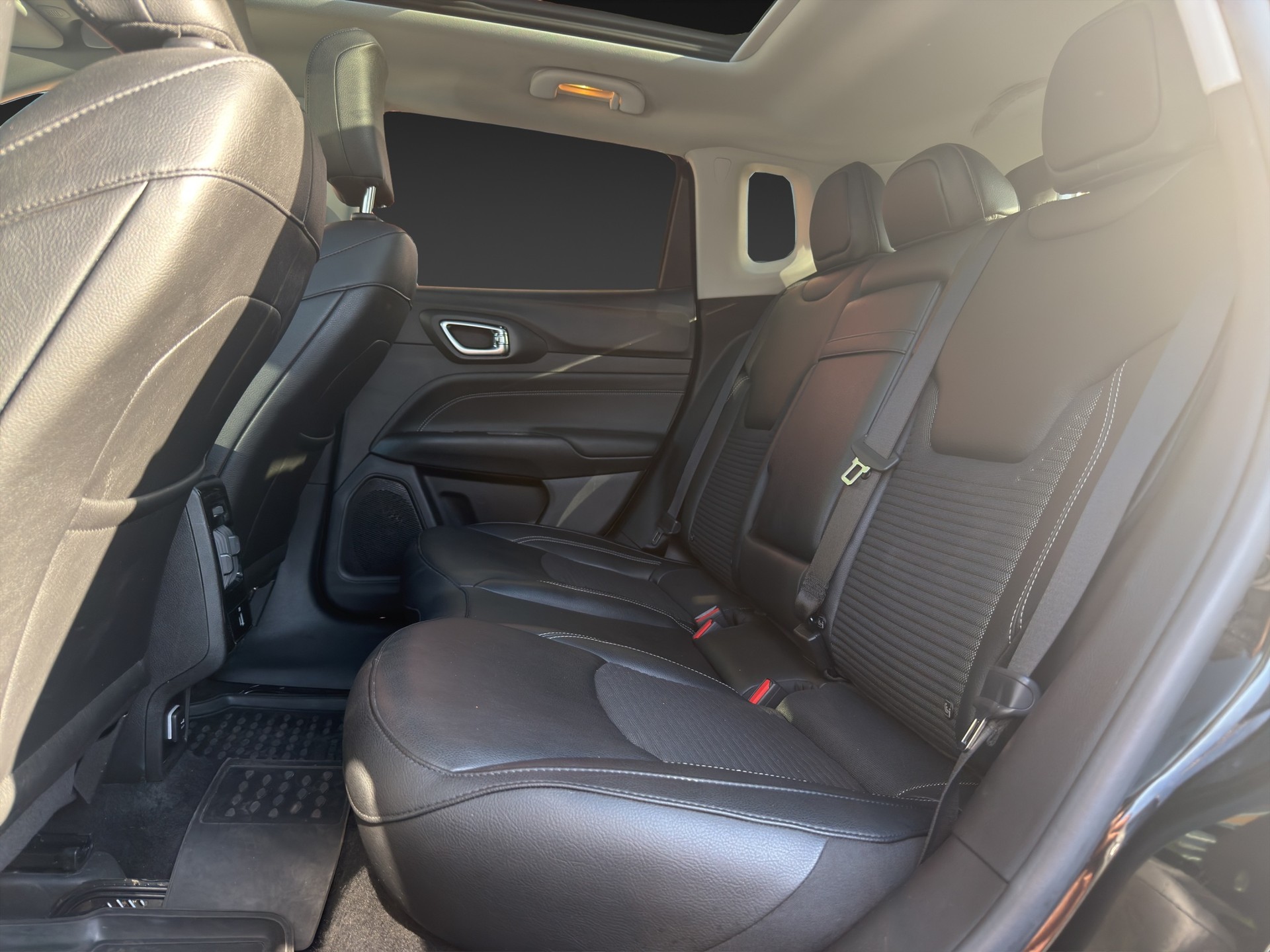 JEEP Compass 4x2 1.5 T MHEV Limited Plus Sky-image-13