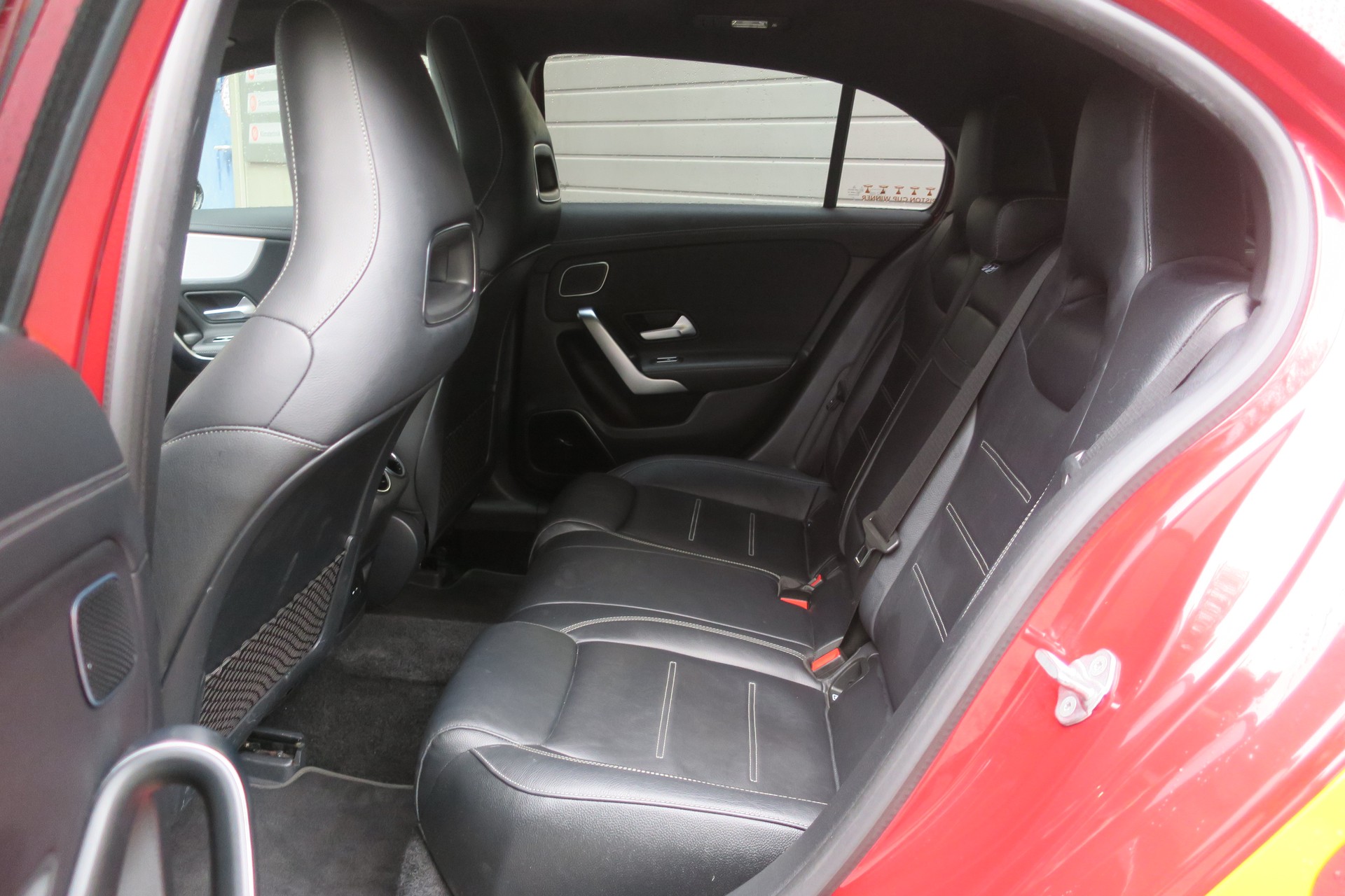 MERCEDES-BENZ A 35 AMG 4Matic Speedshift-image-7