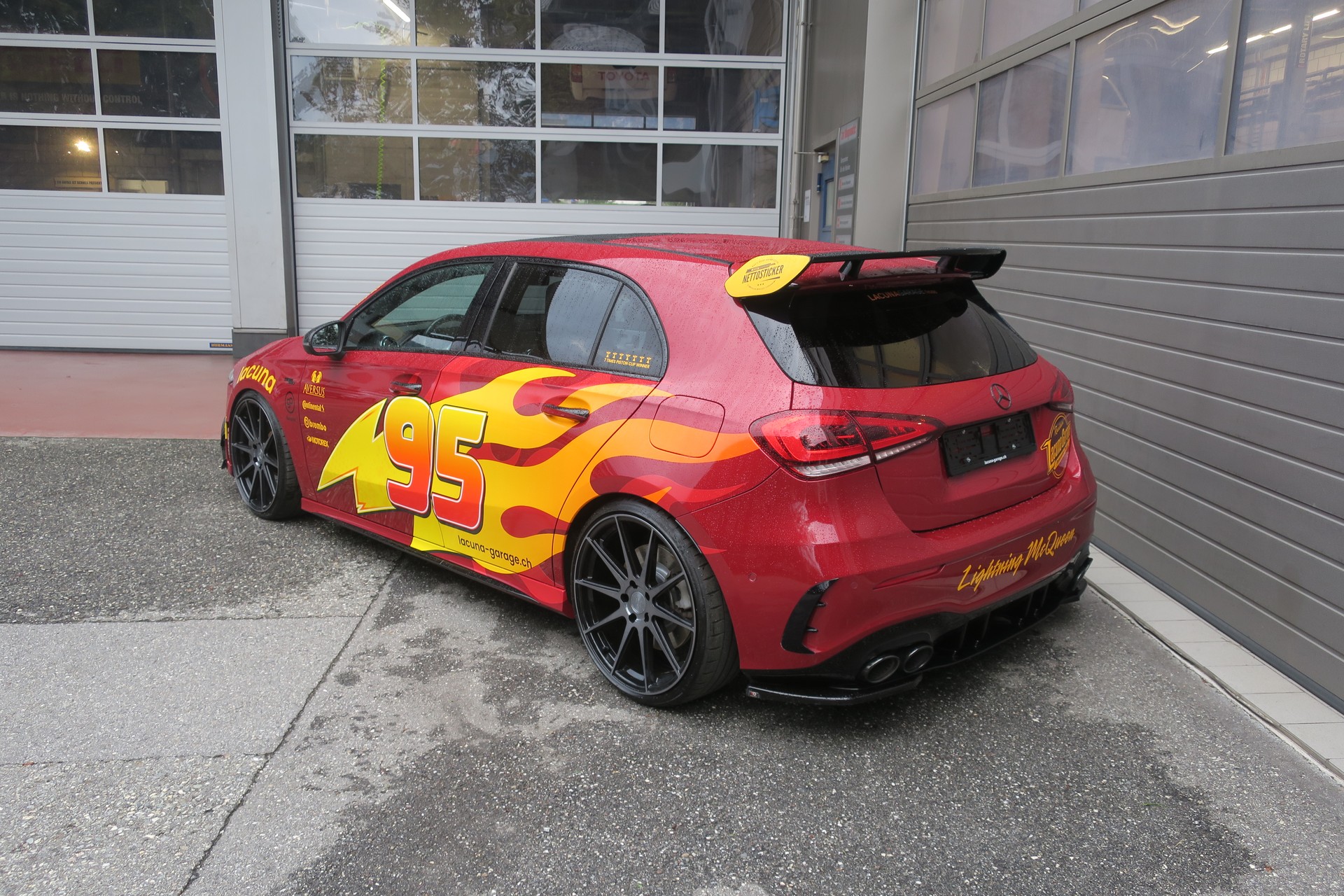 MERCEDES-BENZ A 35 AMG 4Matic Speedshift-image-4