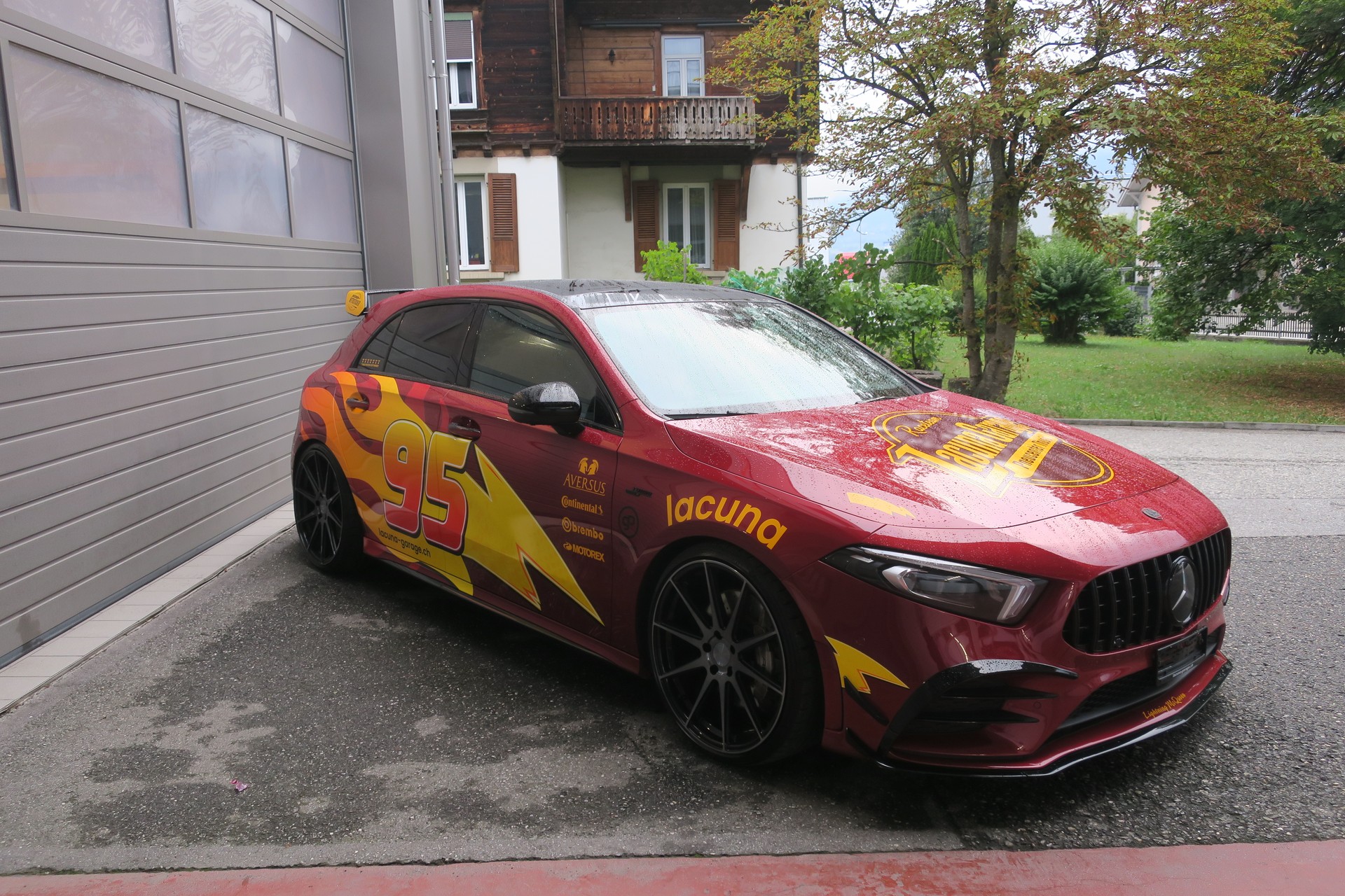 MERCEDES-BENZ A 35 AMG 4Matic Speedshift-image-2