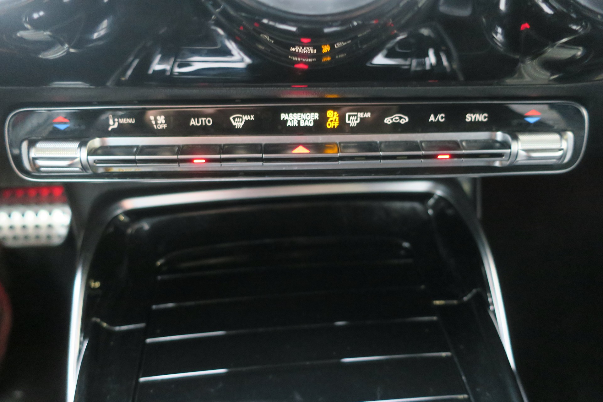 MERCEDES-BENZ A 35 AMG 4Matic Speedshift-image-13