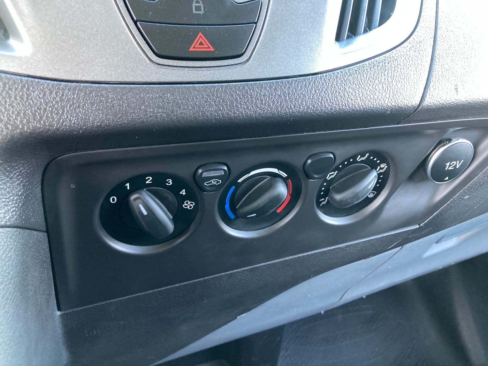 FORD Transit Custom Van 250 L1H1 Ambiente-image-9