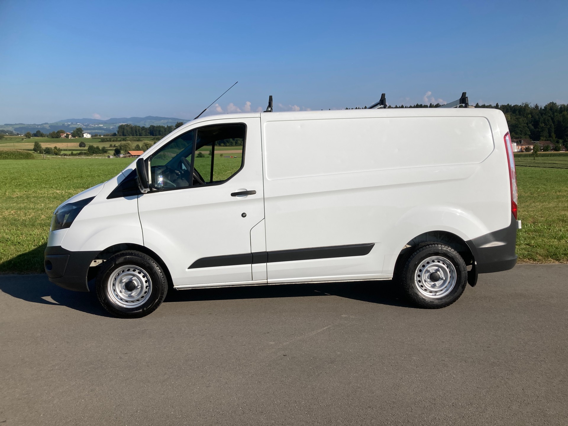FORD Transit Custom Van 250 L1H1 Ambiente-image-4