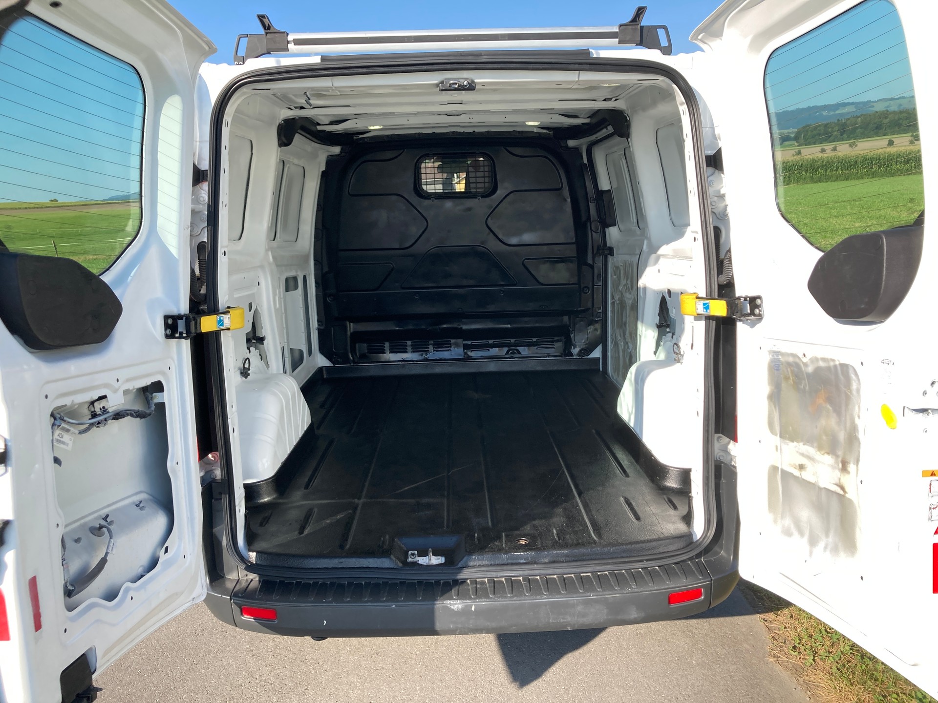 FORD Transit Custom Van 250 L1H1 Ambiente-image-5