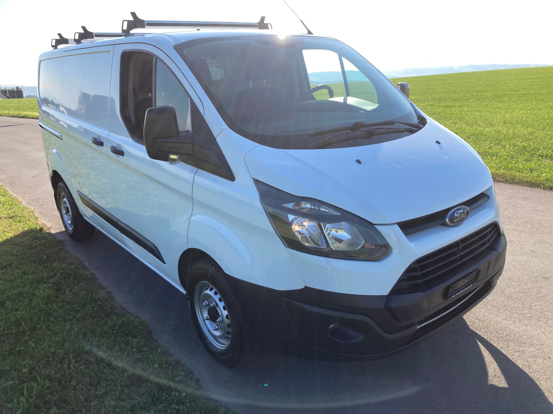 FORD Transit Custom Van 250 L1H1 Ambiente-image-1