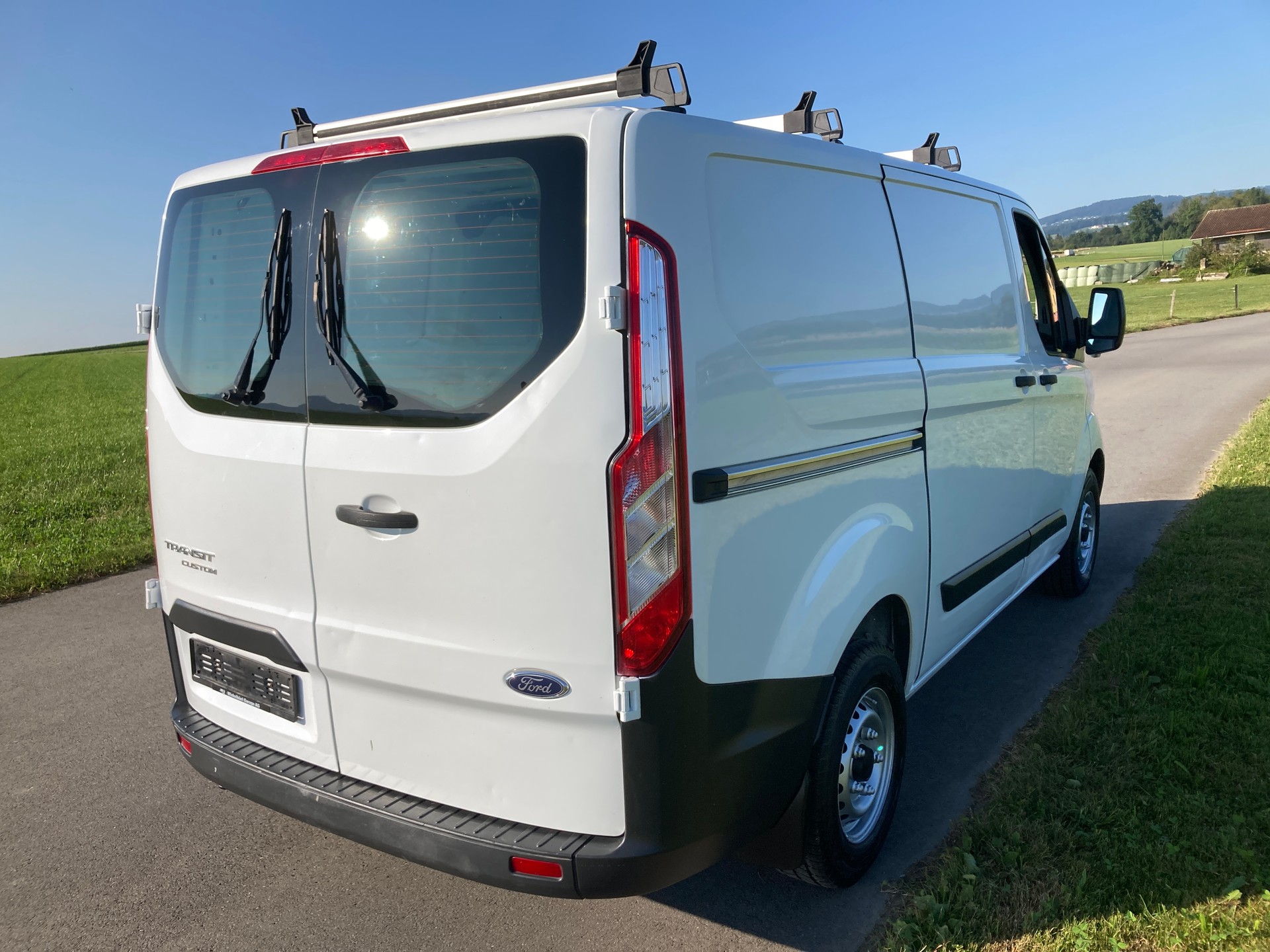 FORD Transit Custom Van 250 L1H1 Ambiente-image-2