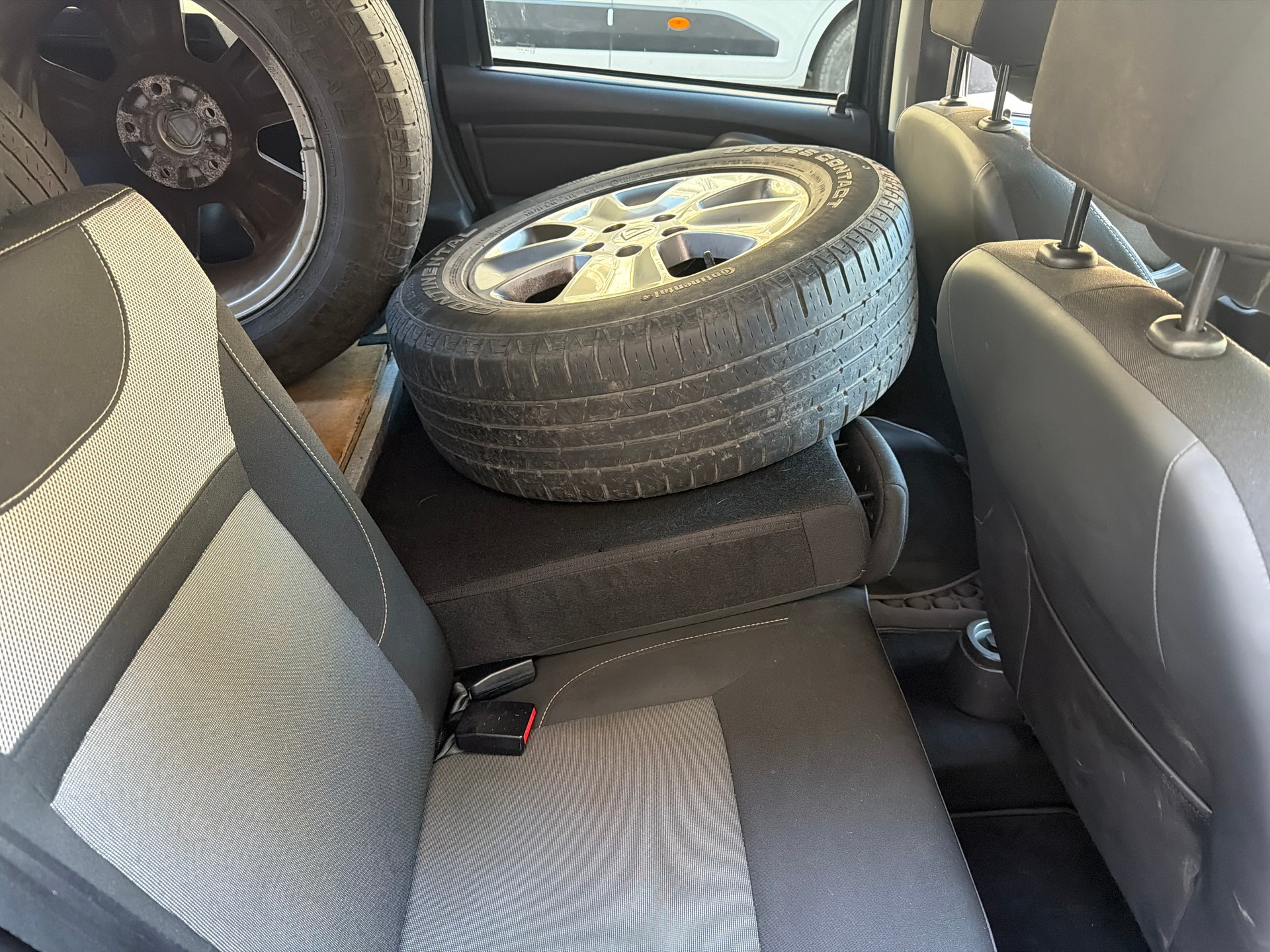 DACIA Duster 1.2 T Ambiance 4x4-image-9