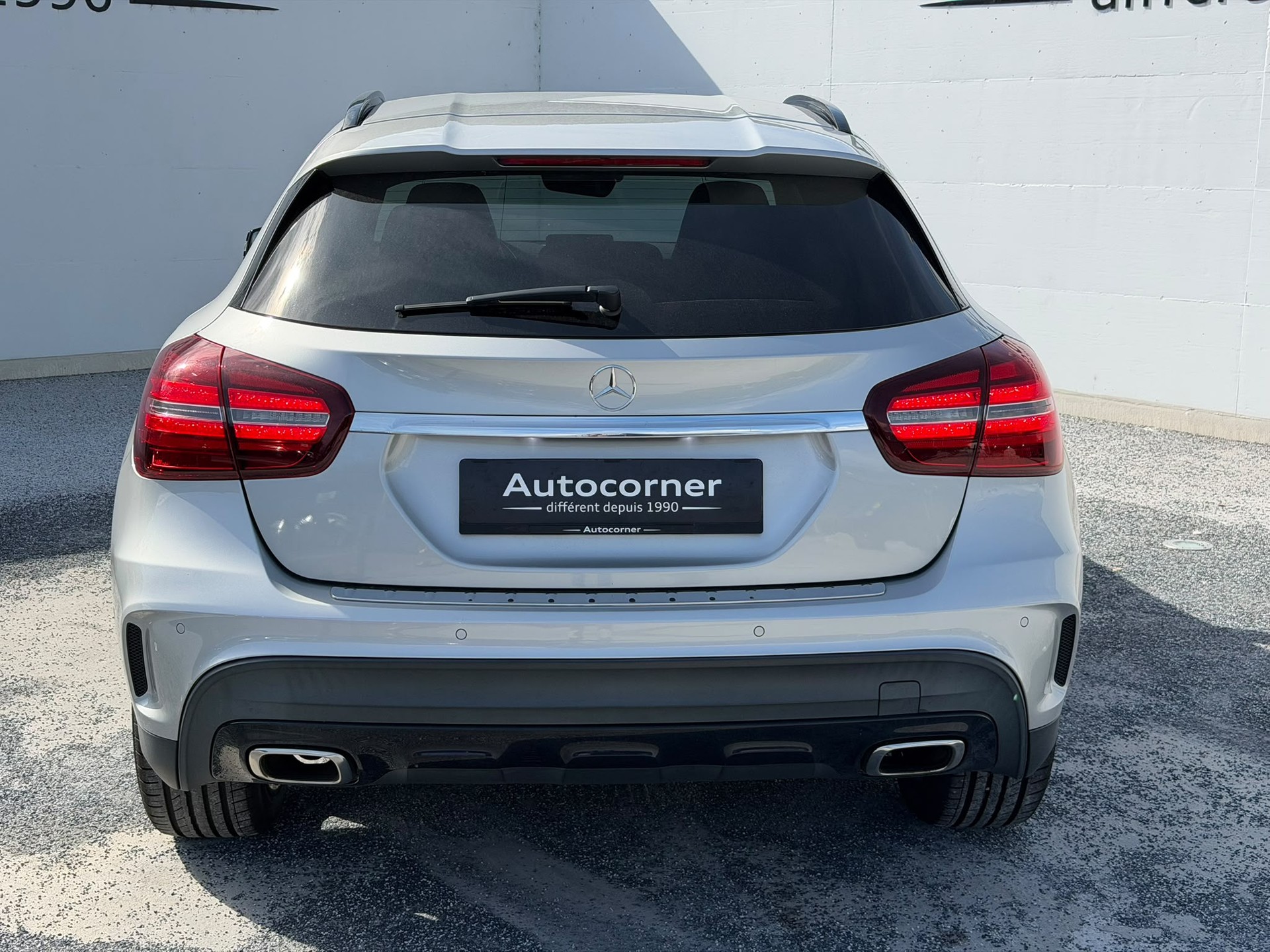 MERCEDES-BENZ GLA 250 AMG Line 4Matic 7G-DCT-image-4