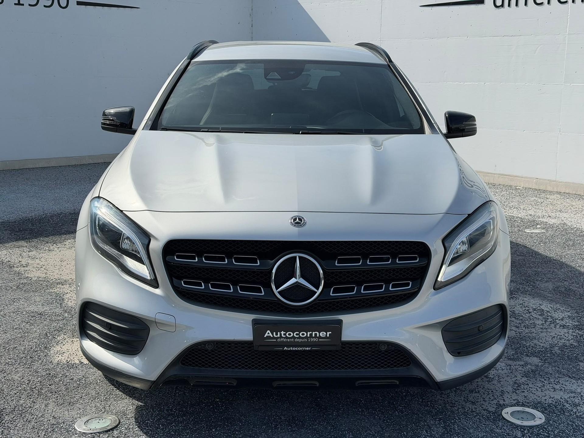 MERCEDES-BENZ GLA 250 AMG Line 4Matic 7G-DCT-image-2