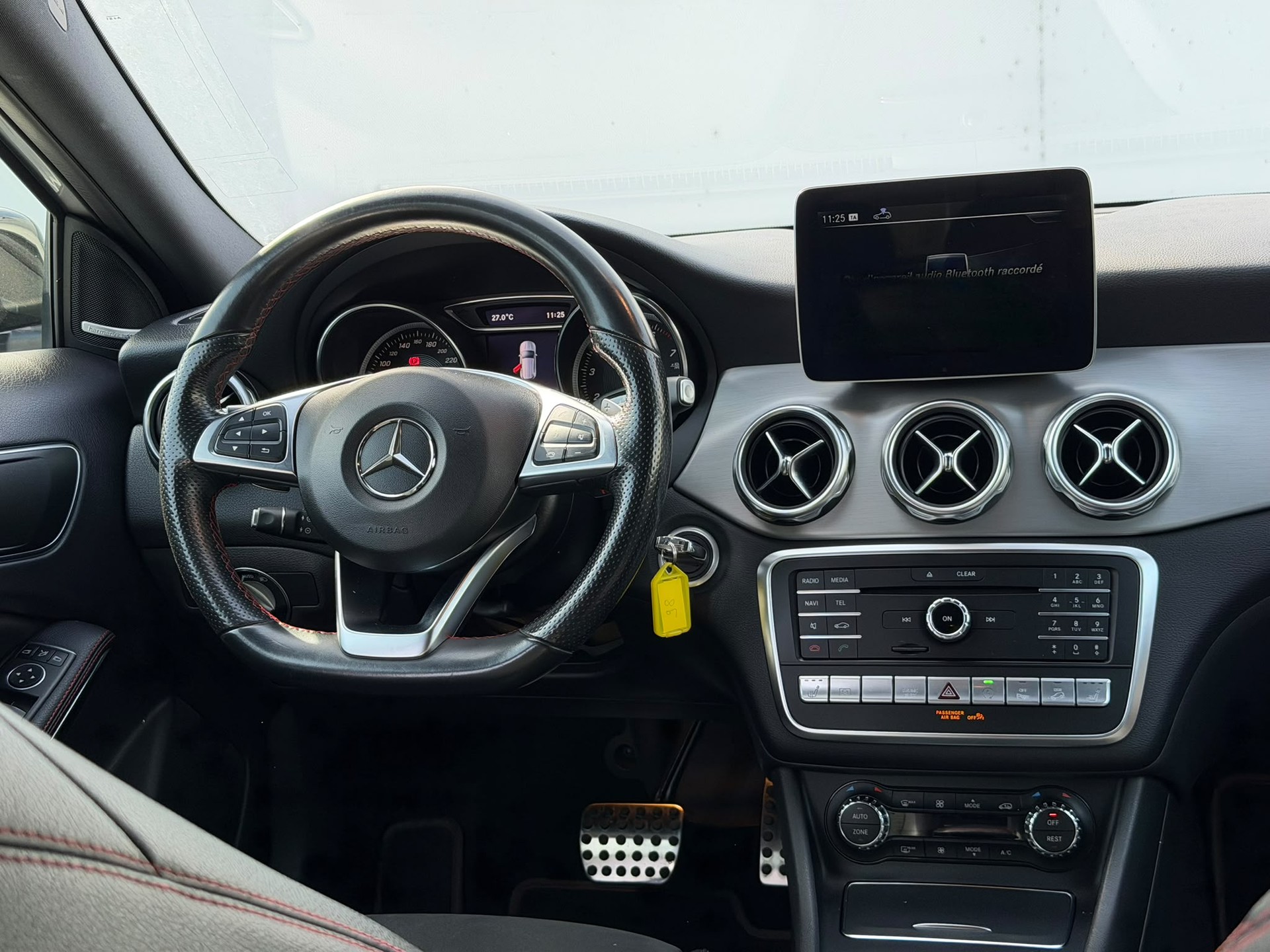 MERCEDES-BENZ GLA 250 AMG Line 4Matic 7G-DCT-image-14