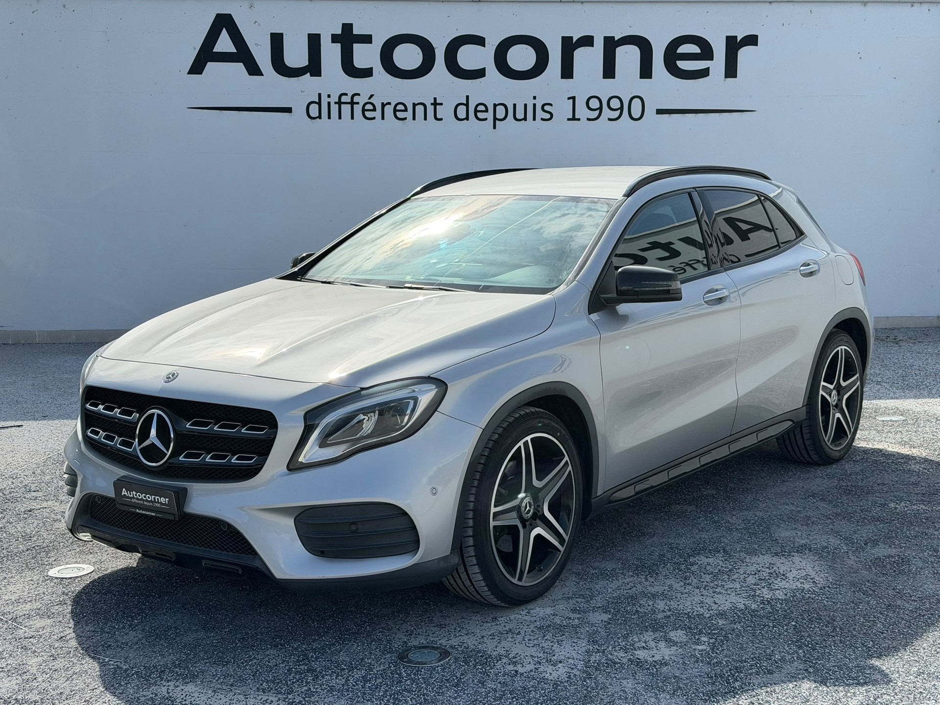 MERCEDES-BENZ GLA 250 AMG Line 4Matic 7G-DCT-image-0