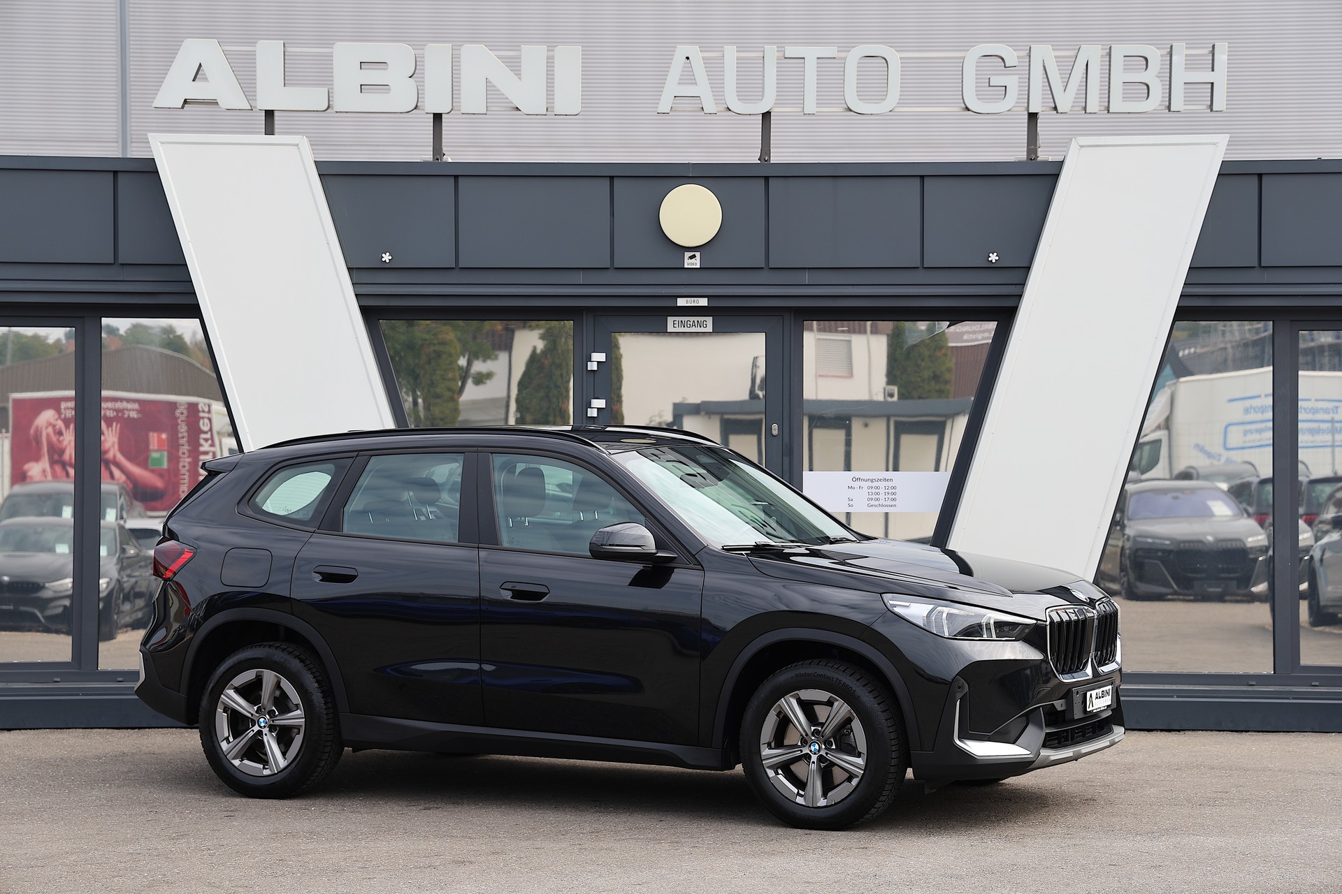 BMW X1 23d xDrive-showroom-element-1
