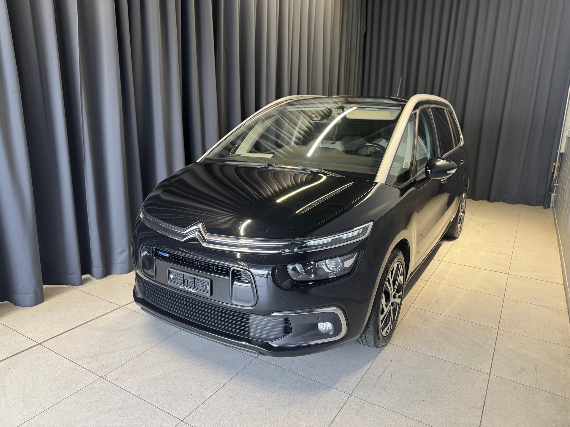 CITROEN Grand C4 Picasso 1.2 Pure Tech Shine (15)-showroom-element-2