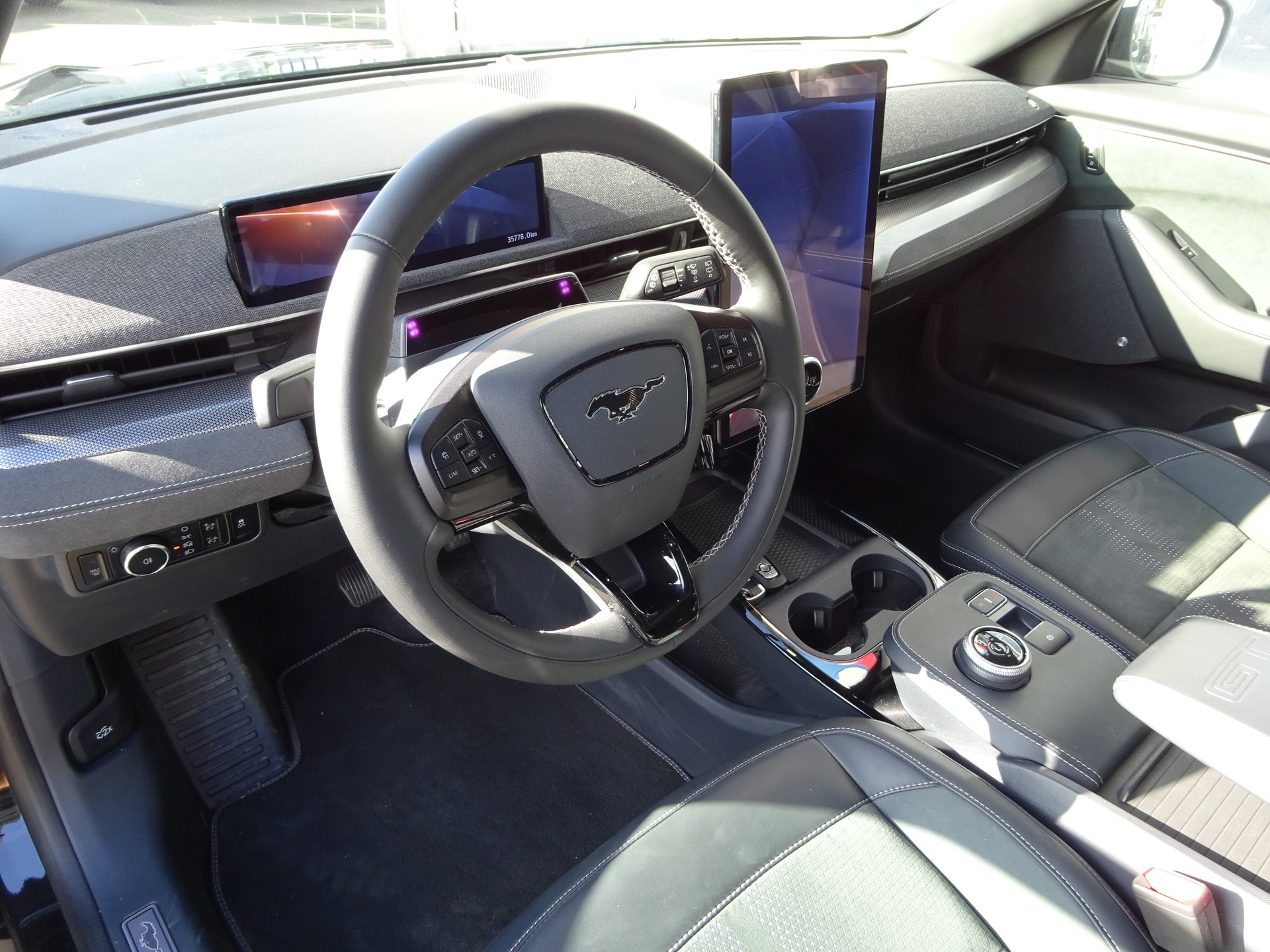 FORD Mustang MACH-E GT AWD 99 kWh-image-7