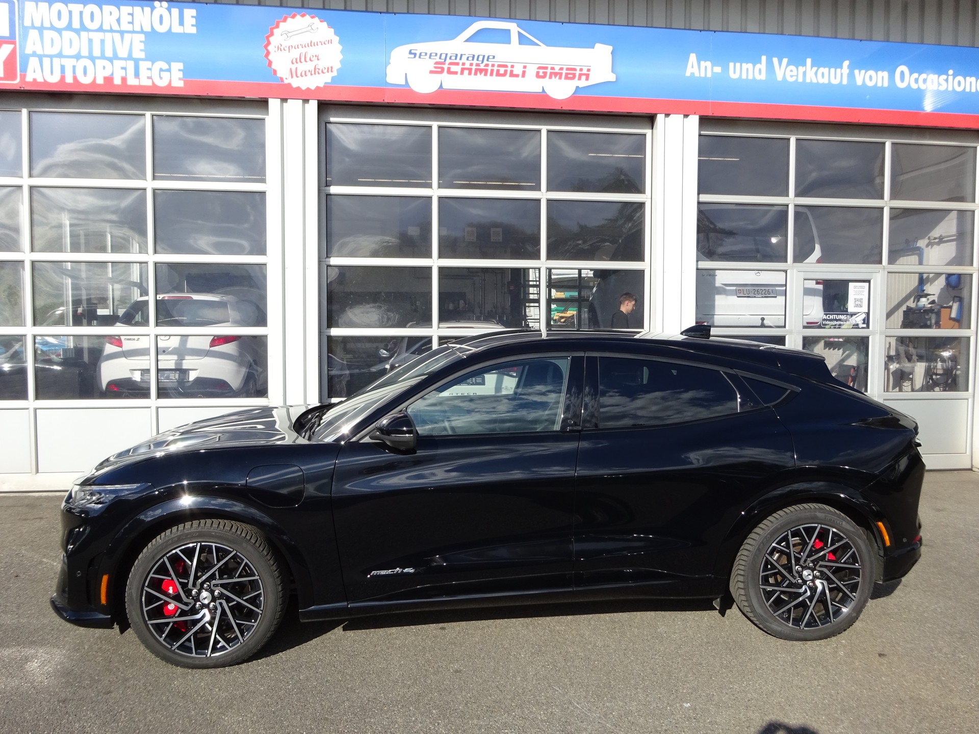 FORD Mustang MACH-E GT AWD 99 kWh-image-5