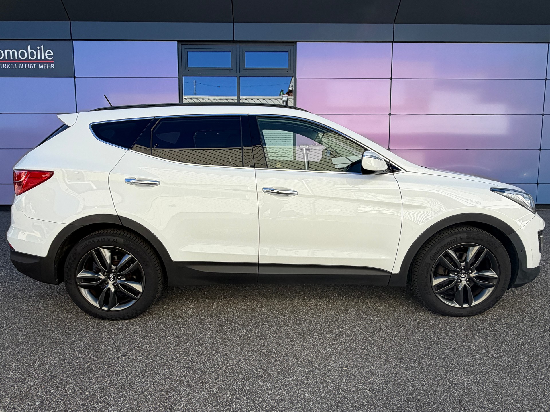 HYUNDAI Santa Fe 2.2 CRDI Style 4WD Automatic-image-3
