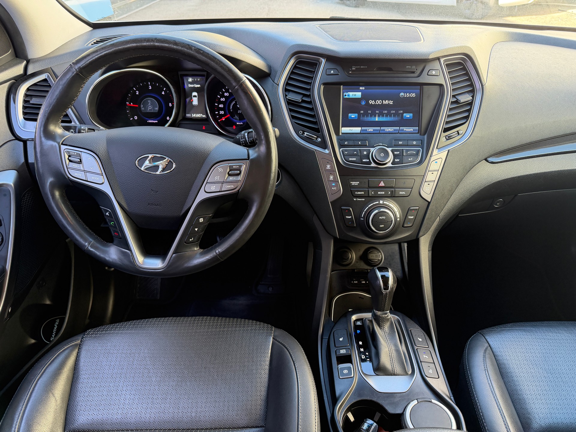 HYUNDAI Santa Fe 2.2 CRDI Style 4WD Automatic-image-10
