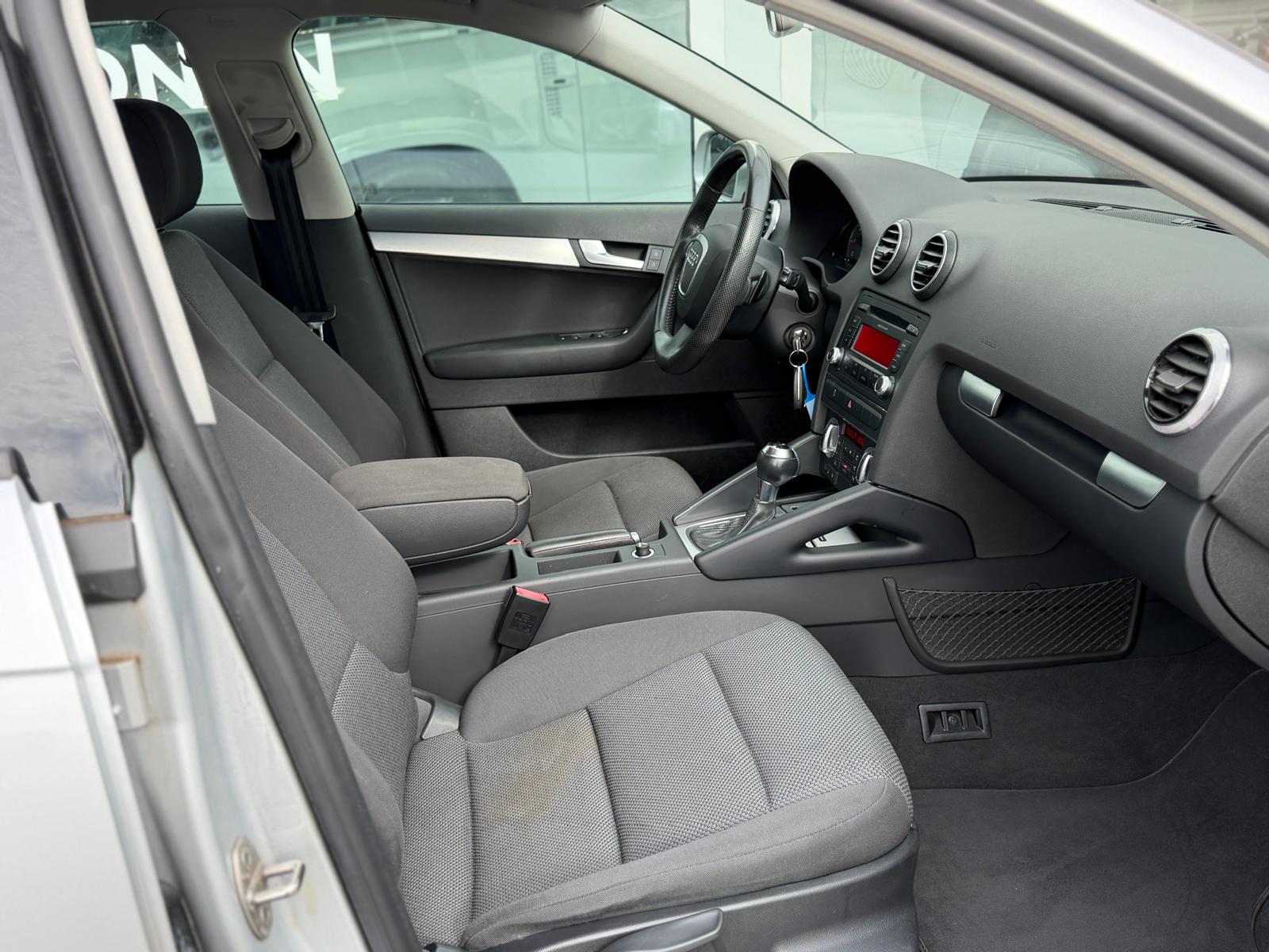 AUDI A3 2.0 FSI Ambiente-image-11