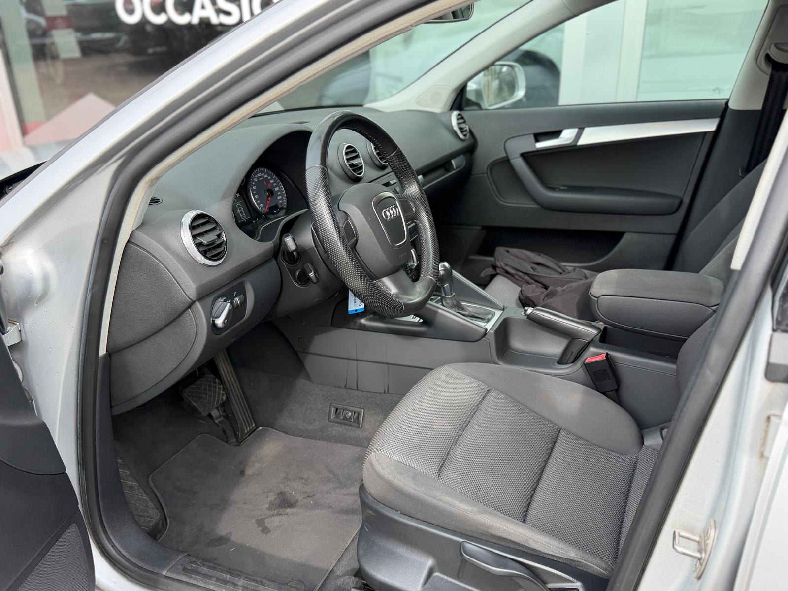 AUDI A3 2.0 FSI Ambiente-image-8