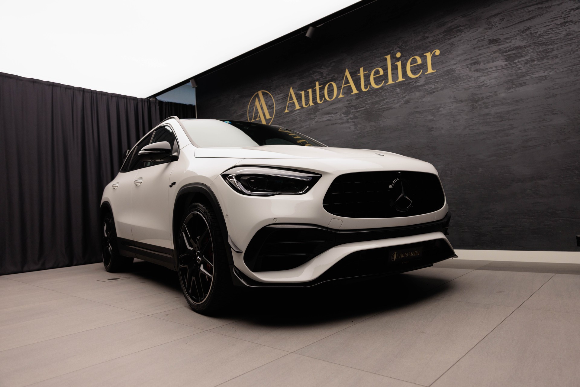 MERCEDES-BENZ GLA 45 S AMG 4Matic+ 8G-Speedshift DCT-image-2