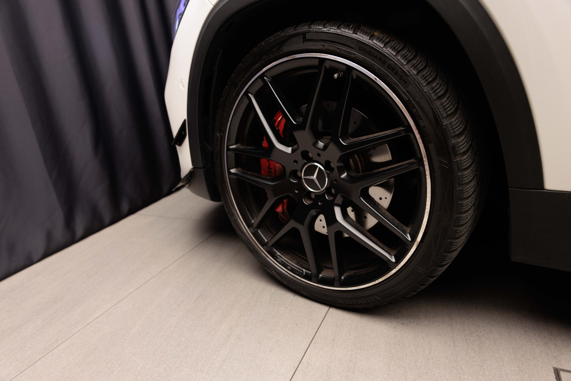 MERCEDES-BENZ GLA 45 S AMG 4Matic+ 8G-Speedshift DCT-image-22