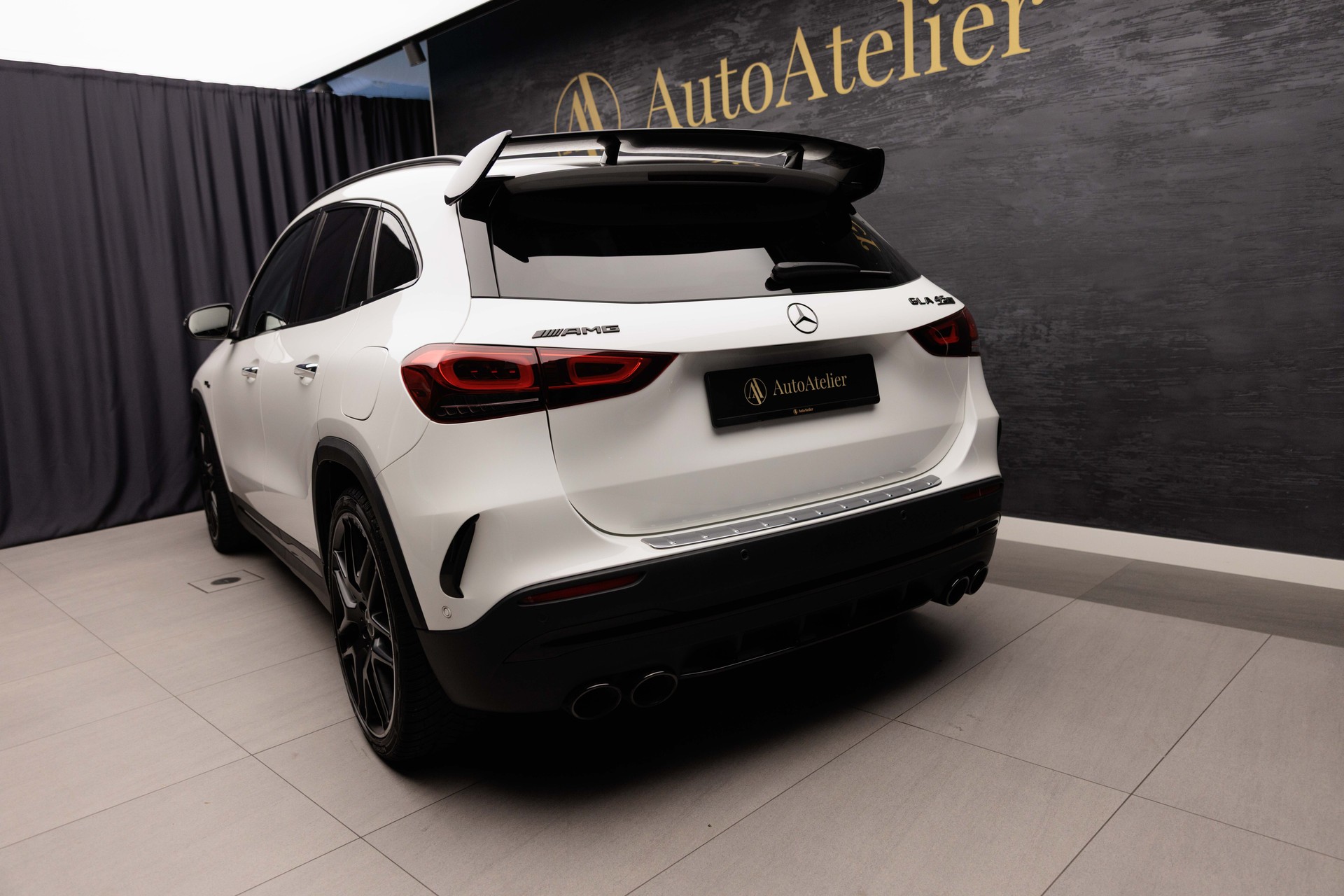 MERCEDES-BENZ GLA 45 S AMG 4Matic+ 8G-Speedshift DCT-image-6