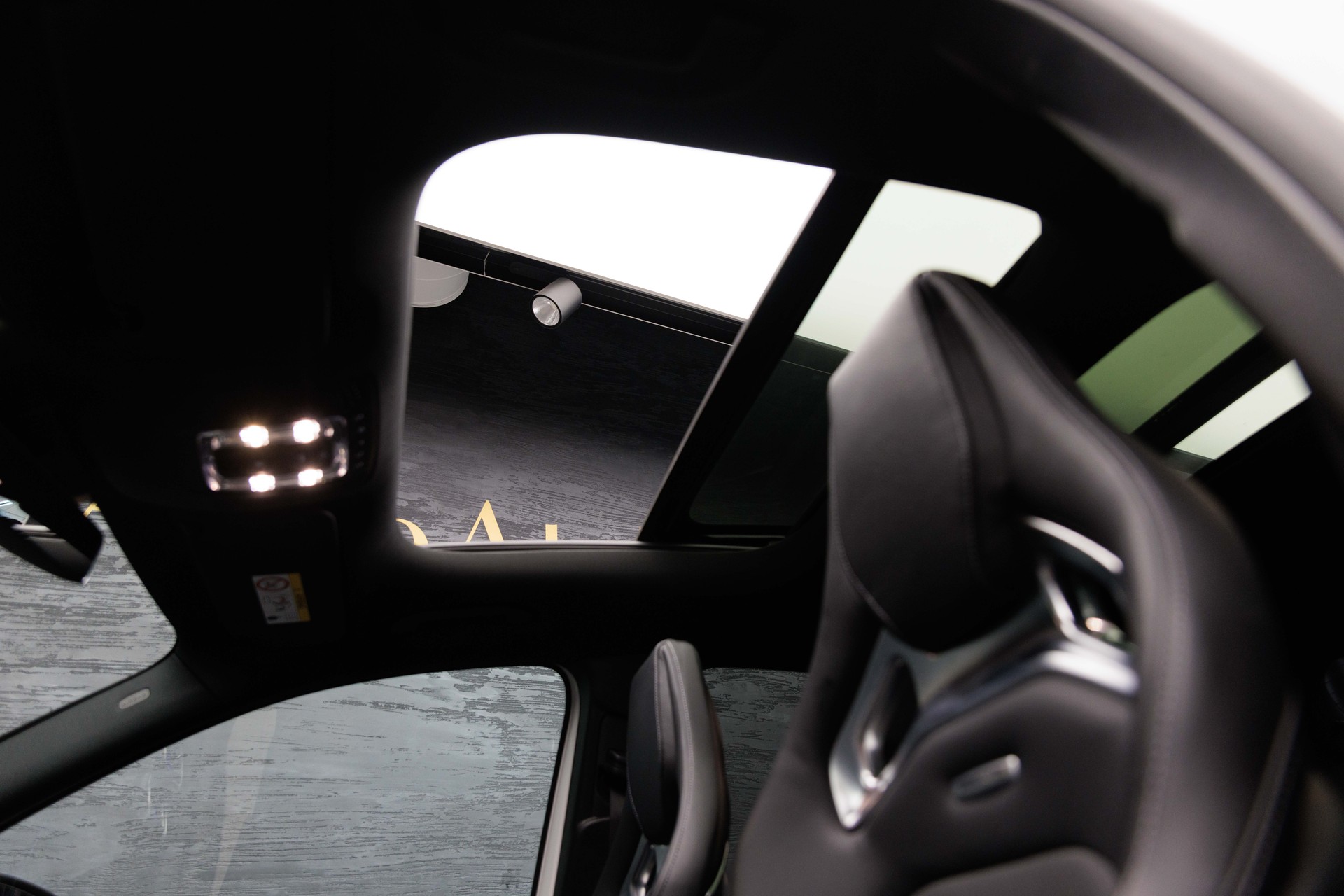 MERCEDES-BENZ GLA 45 S AMG 4Matic+ 8G-Speedshift DCT-image-14