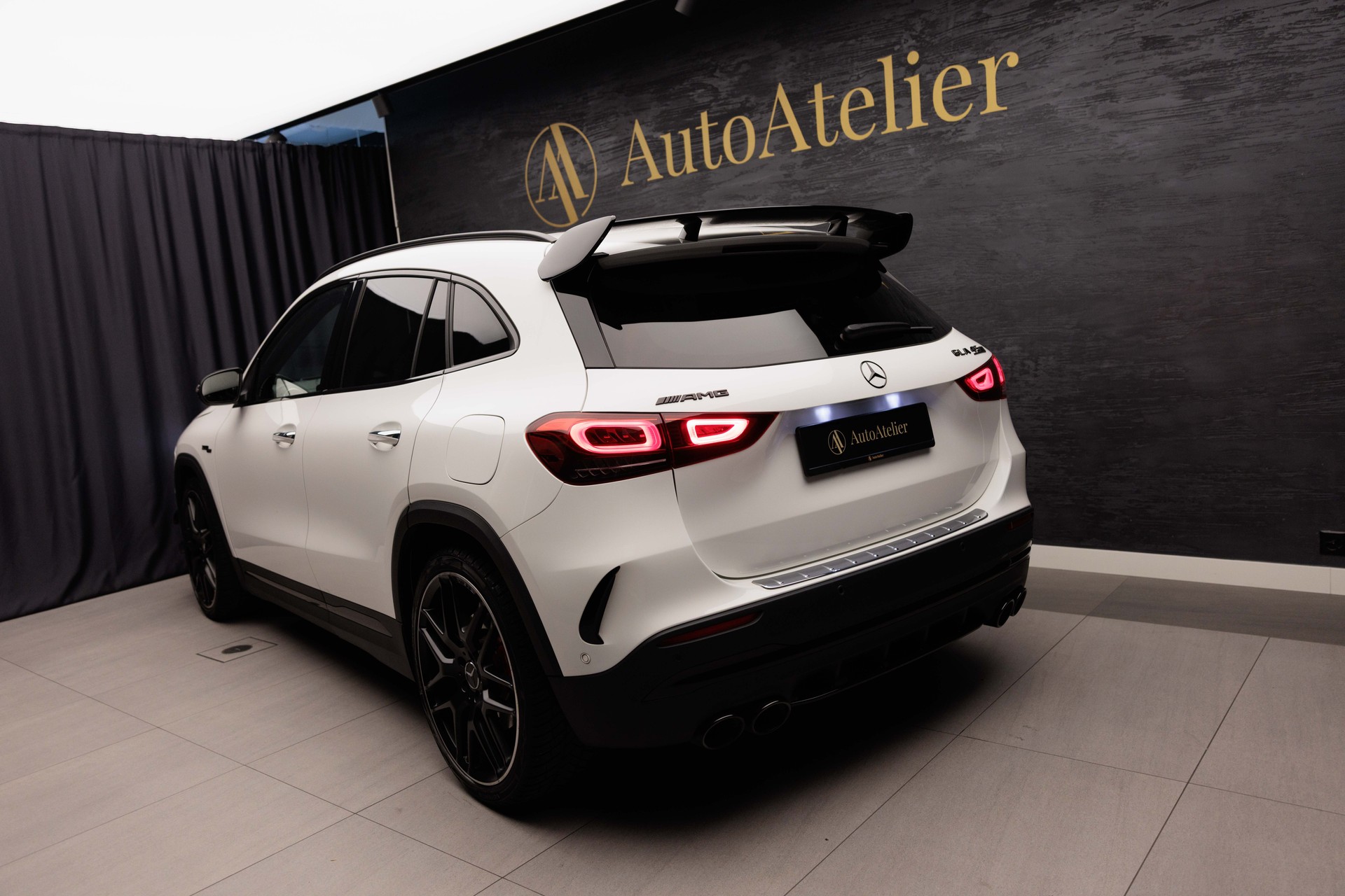 MERCEDES-BENZ GLA 45 S AMG 4Matic+ 8G-Speedshift DCT-image-8