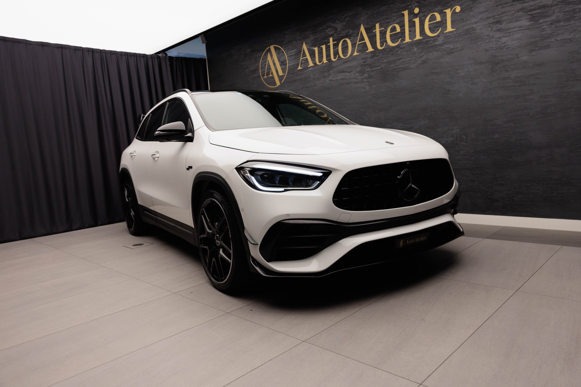 MERCEDES-BENZ GLA 45 S AMG 4Matic+ 8G-Speedshift DCT-image-3
